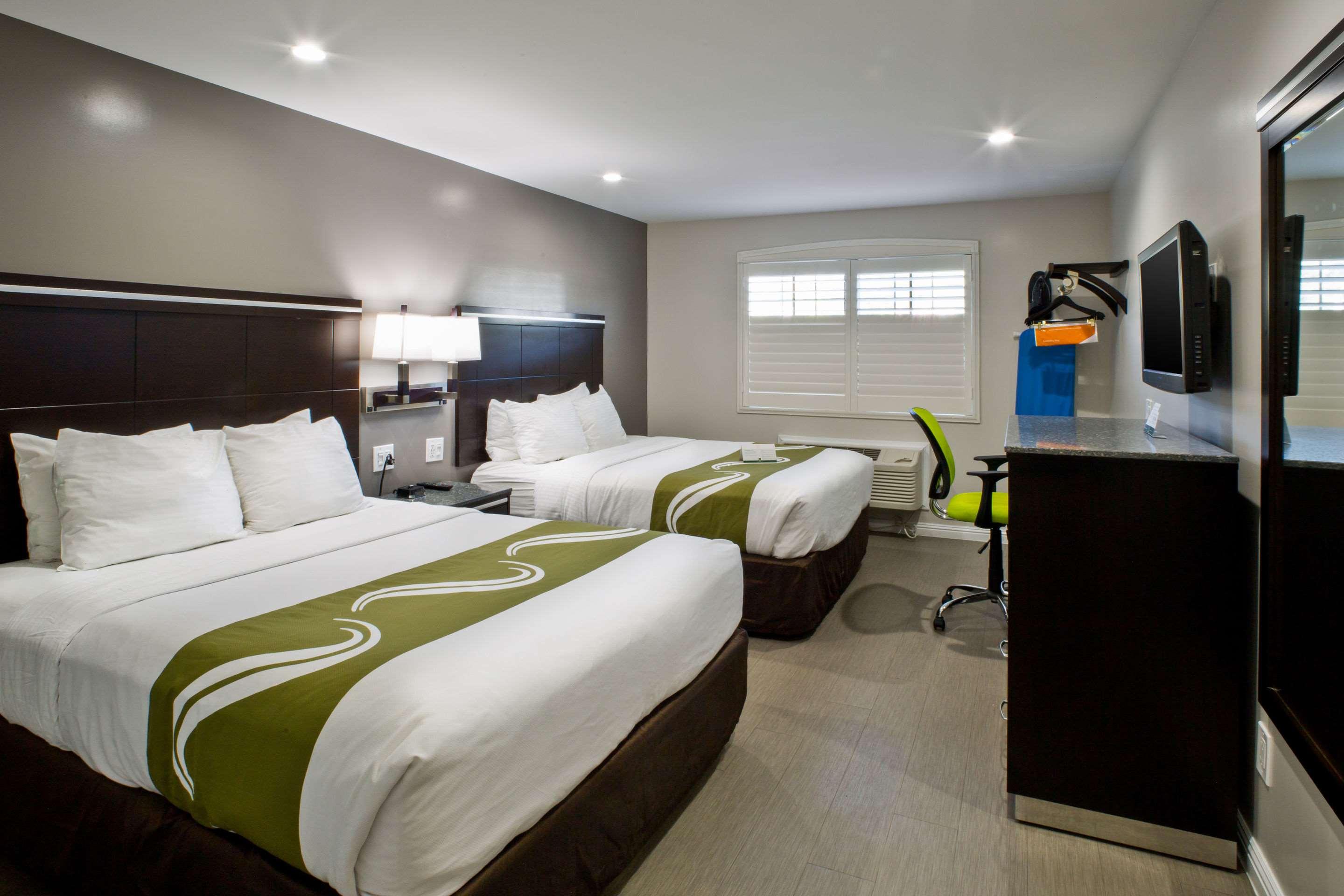 Double Two Queen Beds Non Smoking