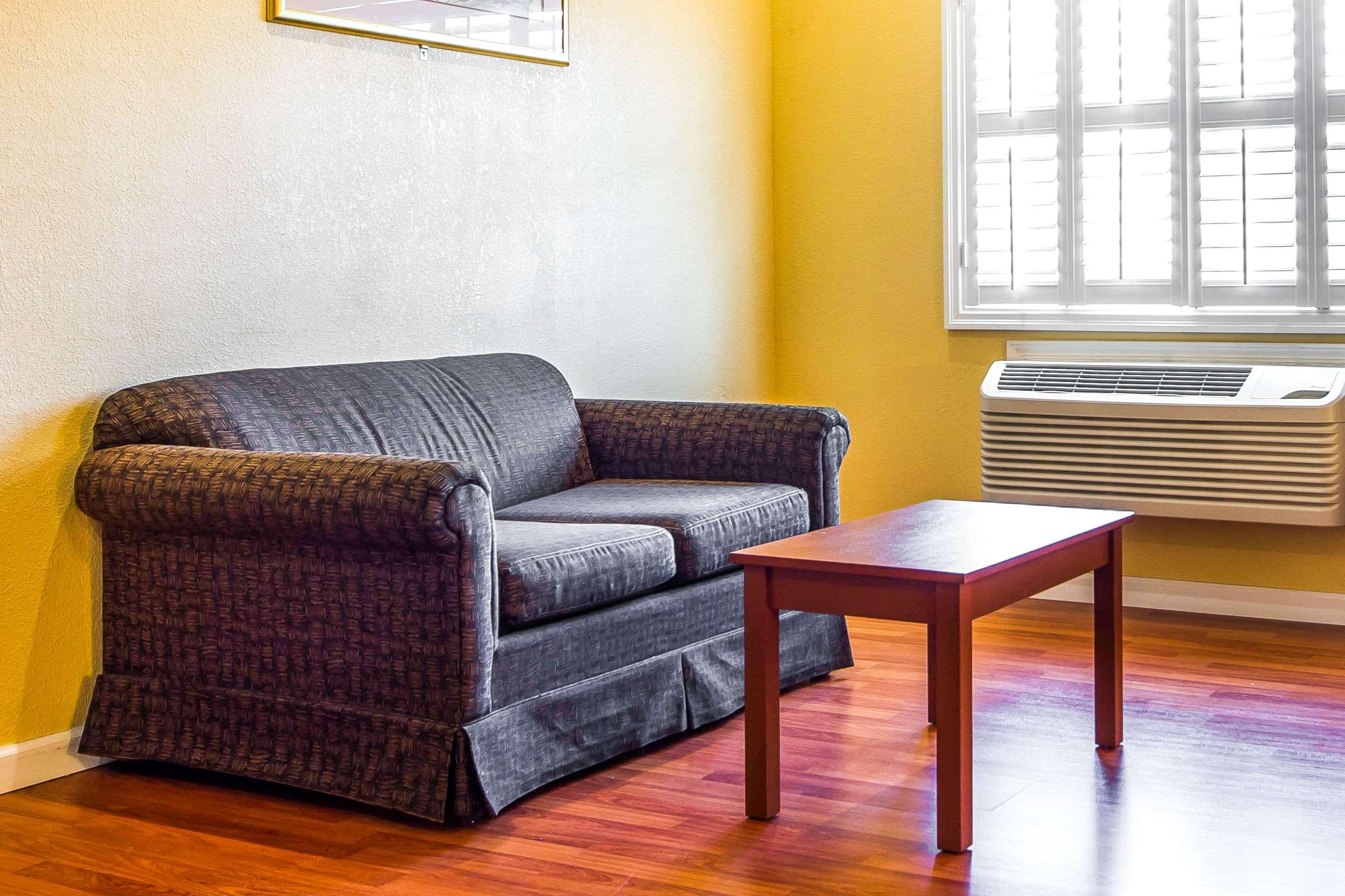 Double Queen Bed Non Smoking