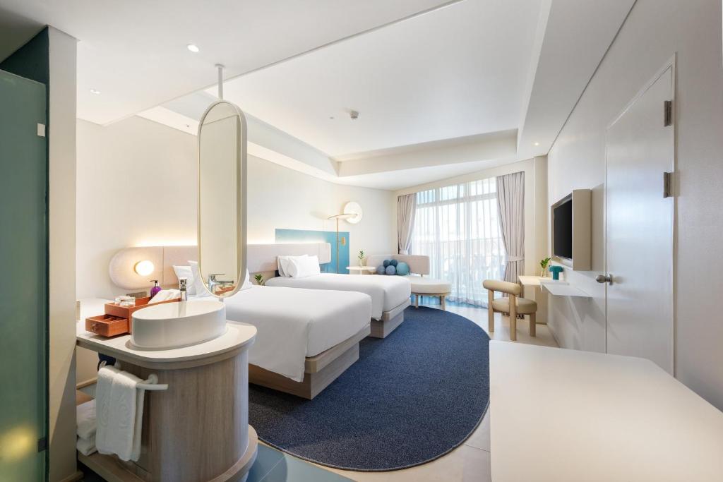 Double Superior City View