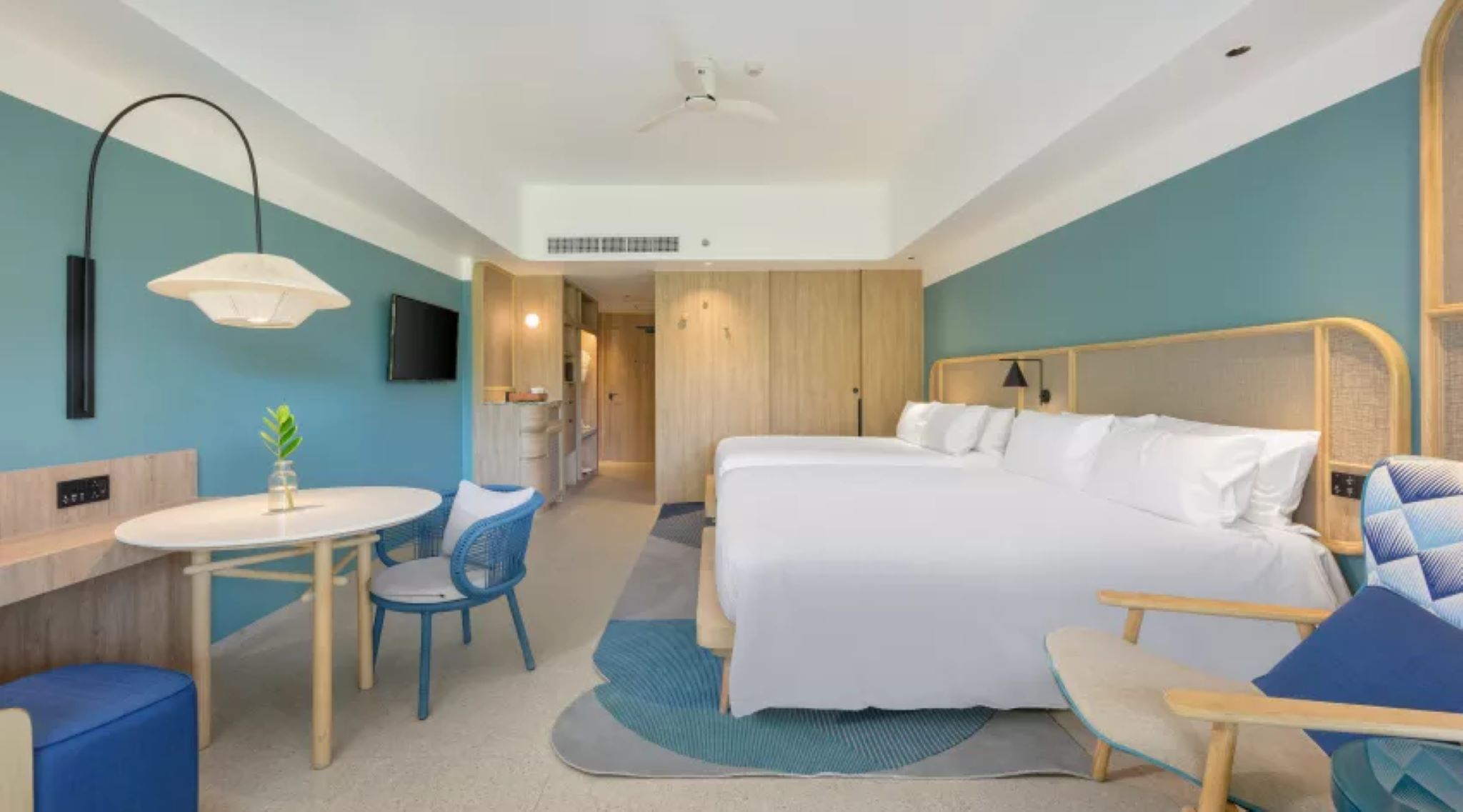 Family Room Deluxe Pool View