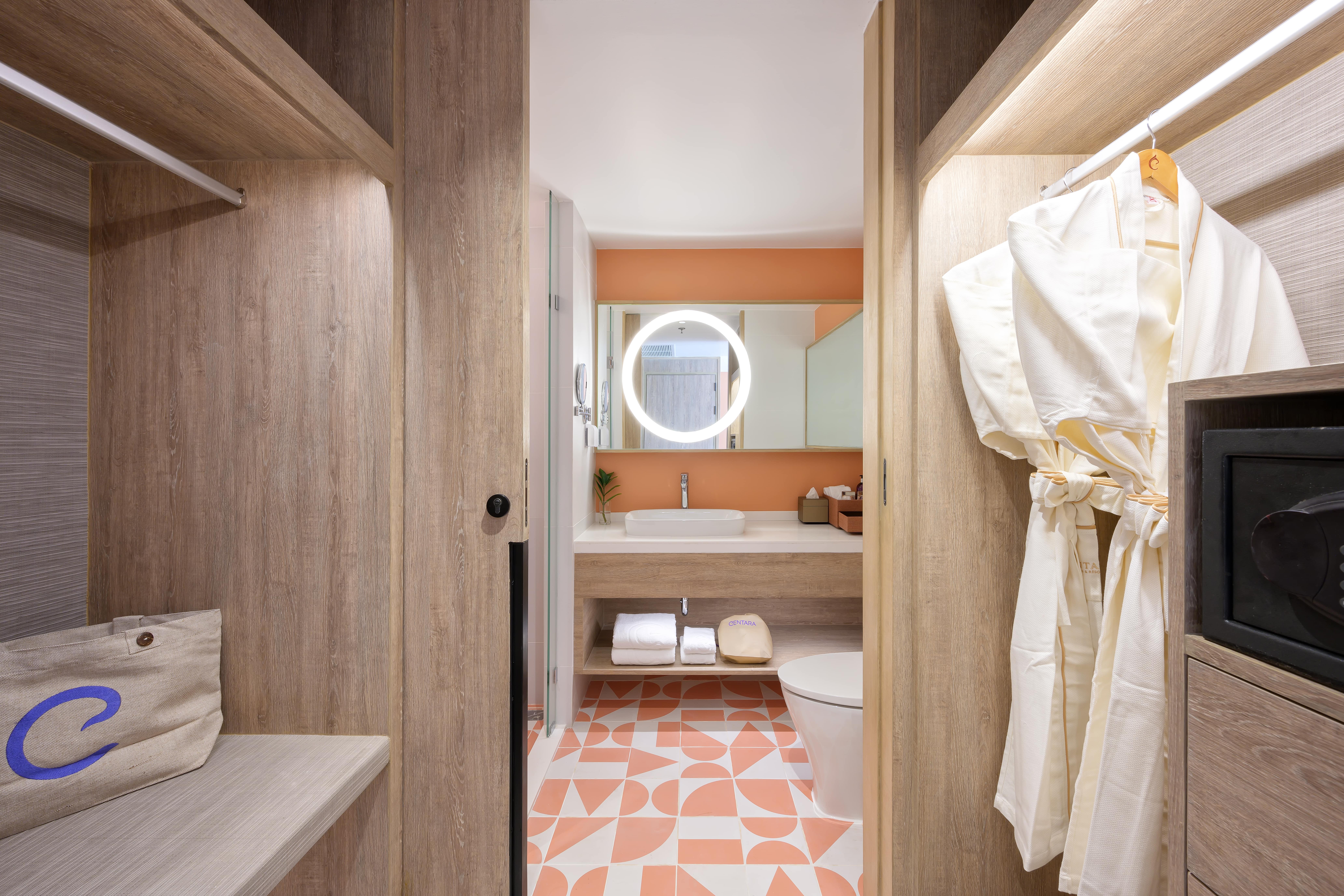 Double Deluxe Pool View