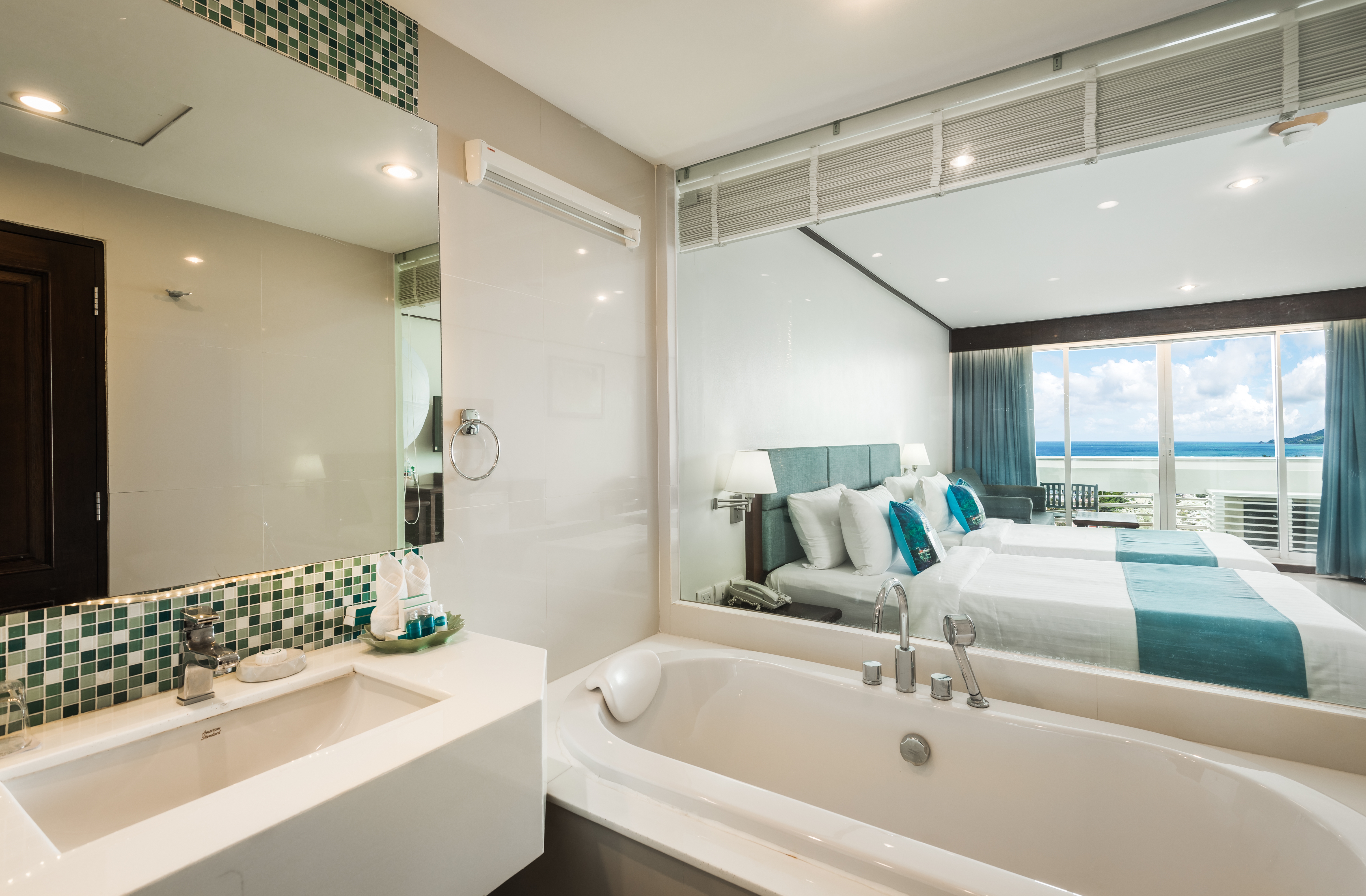 Double or Twin Deluxe Sea View