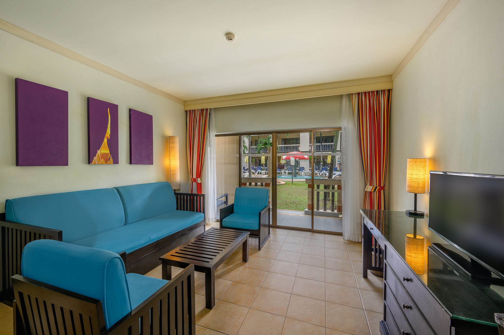 Suite Pool View One Bedroom