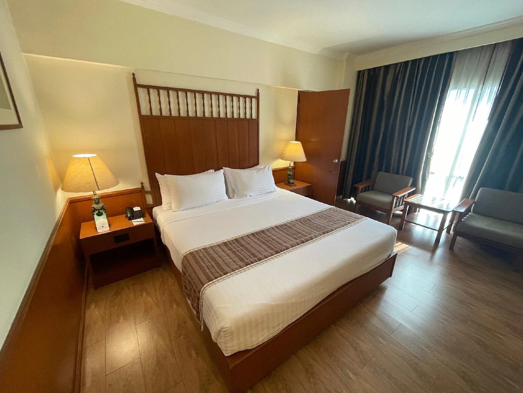 Room Connecting Room