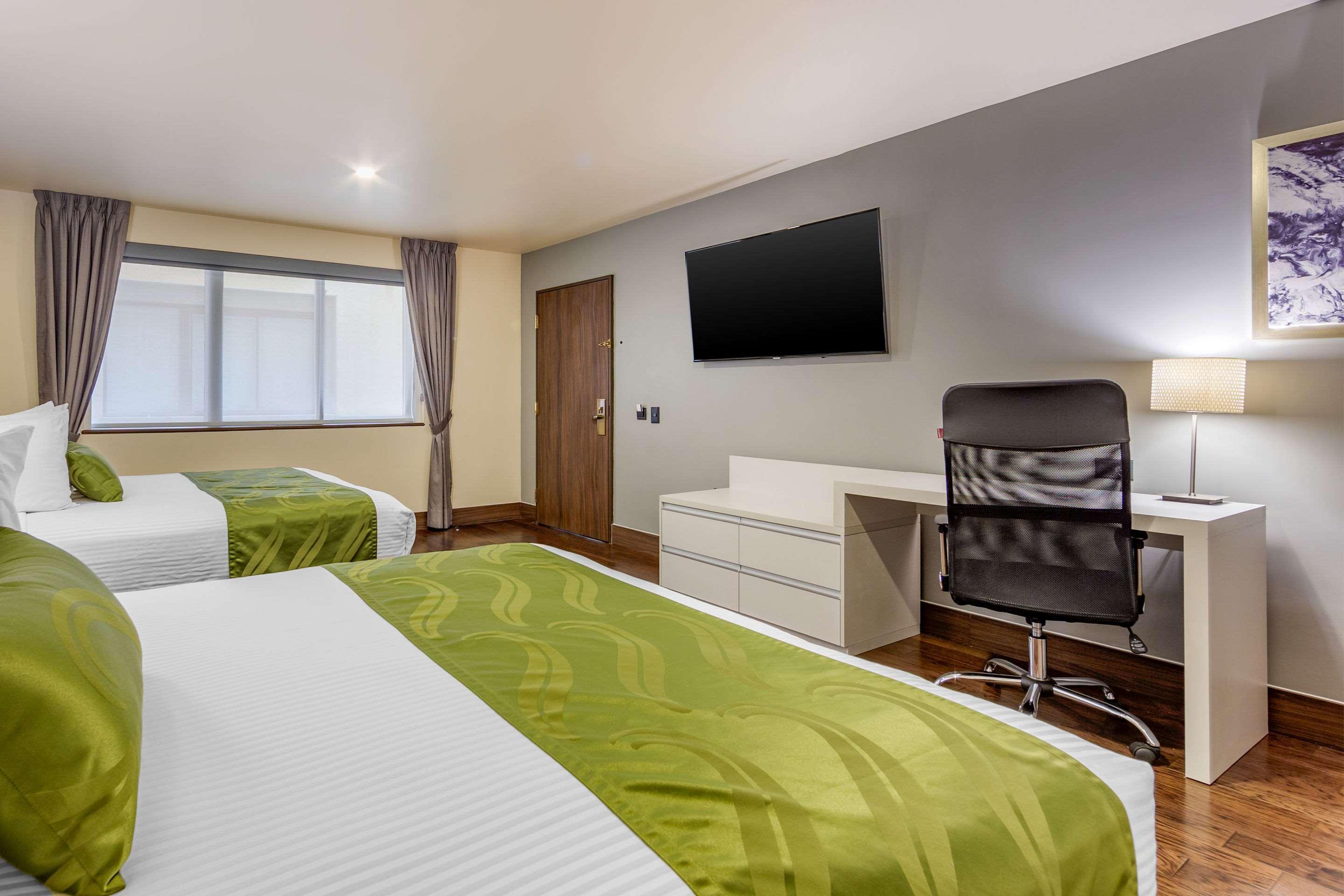 Double Two Queen Beds Non Smoking