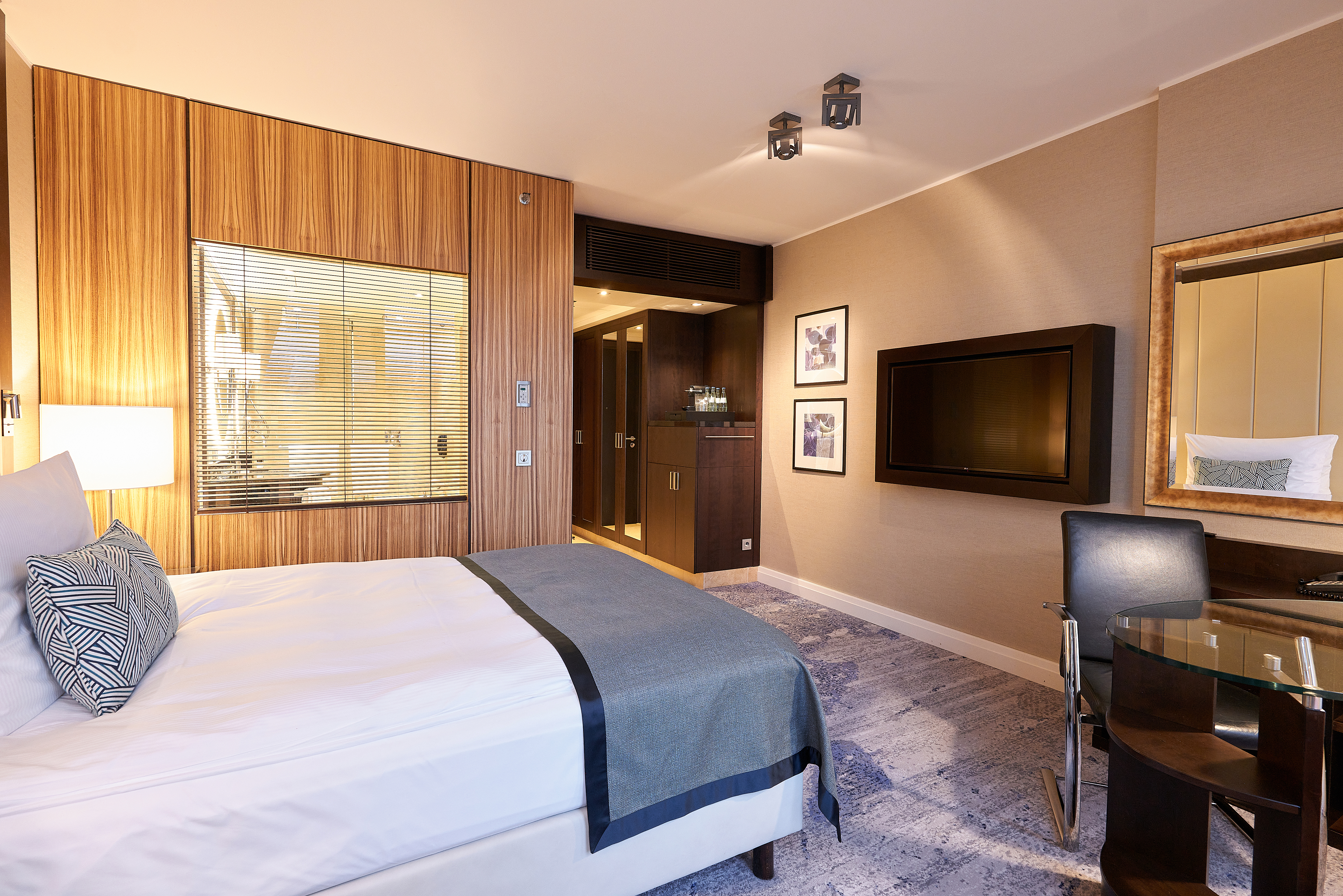 Double Single City View