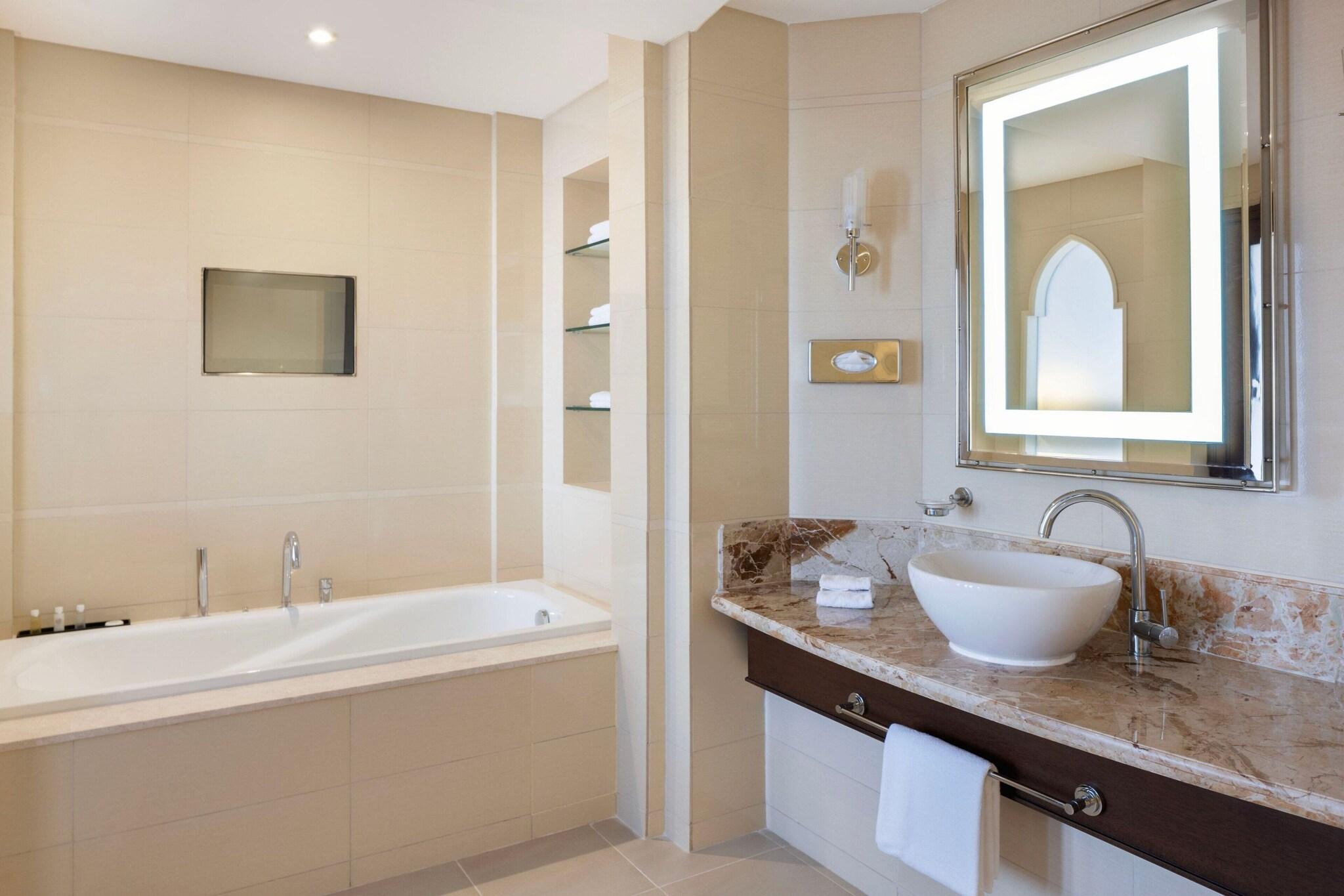 Junior Suite King Bed Non Smoking