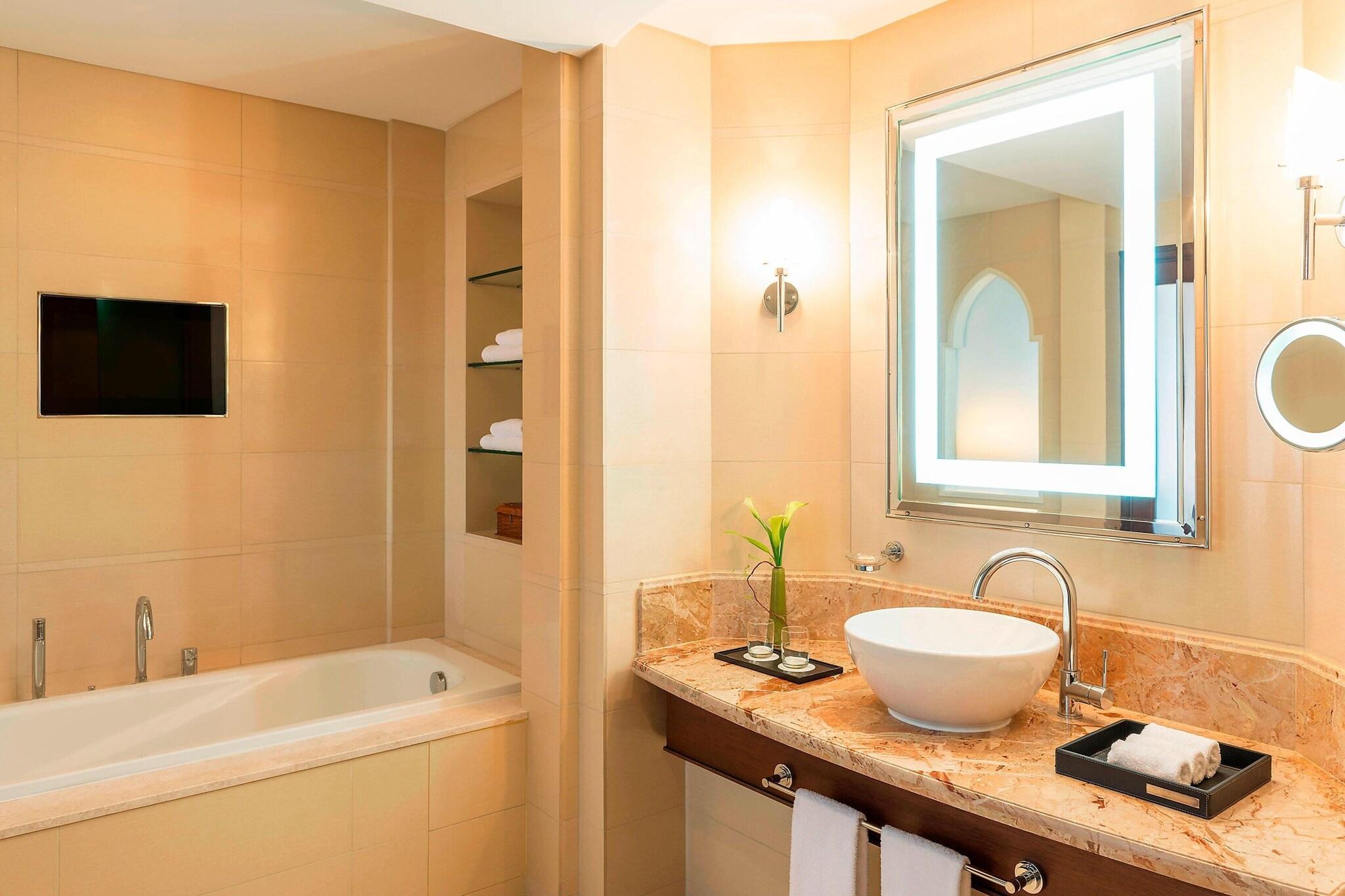 Junior Suite King Bed Non Smoking