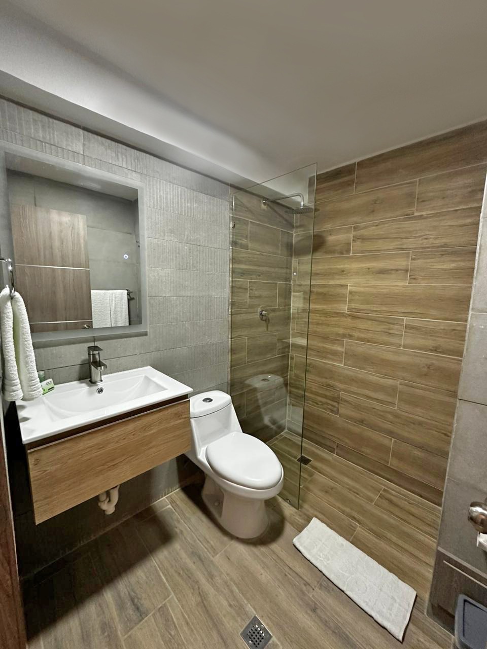 Twin Deluxe Queen Bed