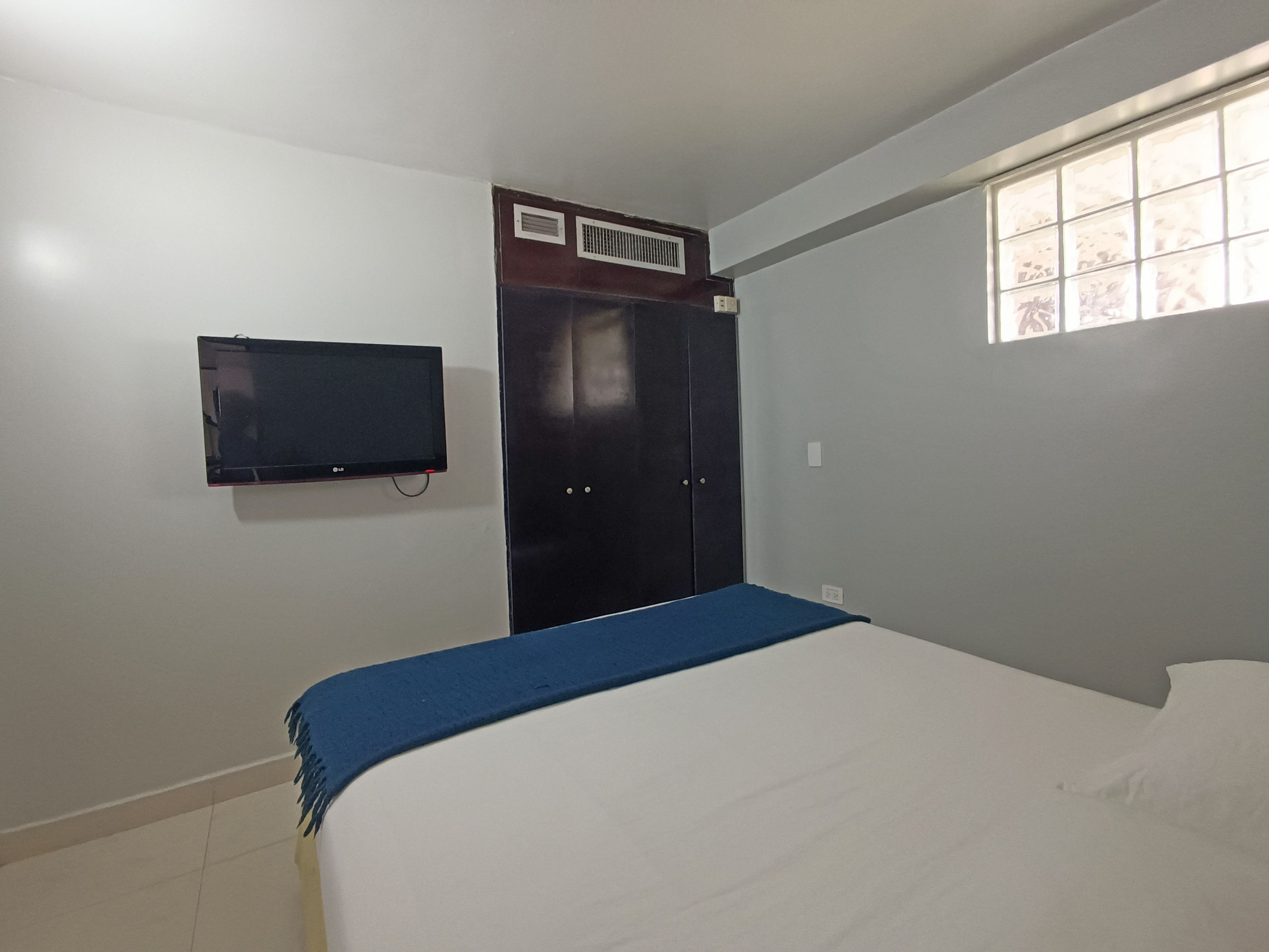 Triple Queen Size Bed