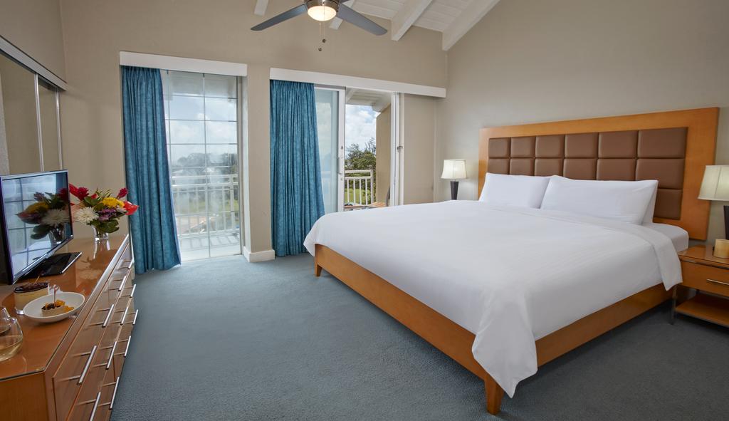 Suite Pool View One Bedroom