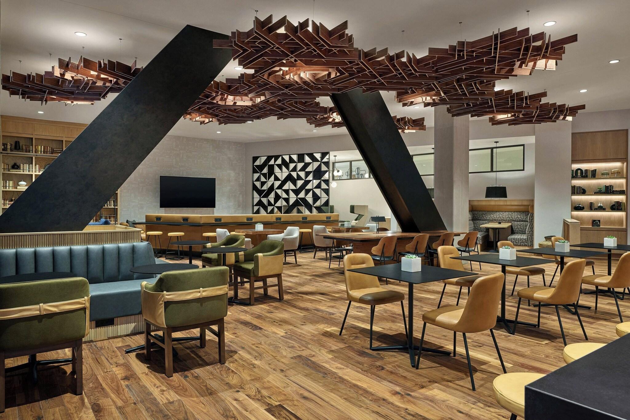 Quadruple City View Two Queen Beds