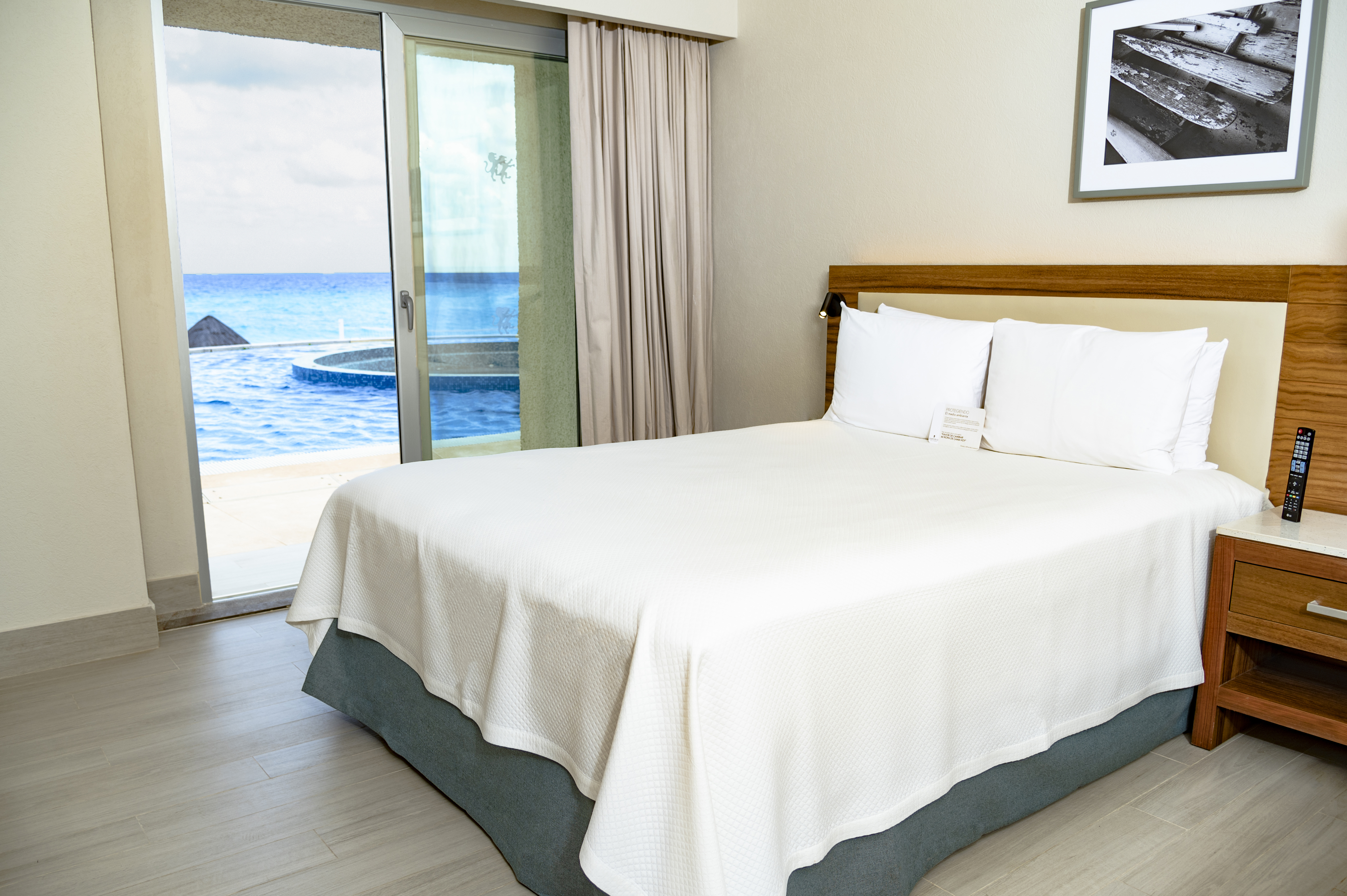 Double Ocean Front Two Double Beds
