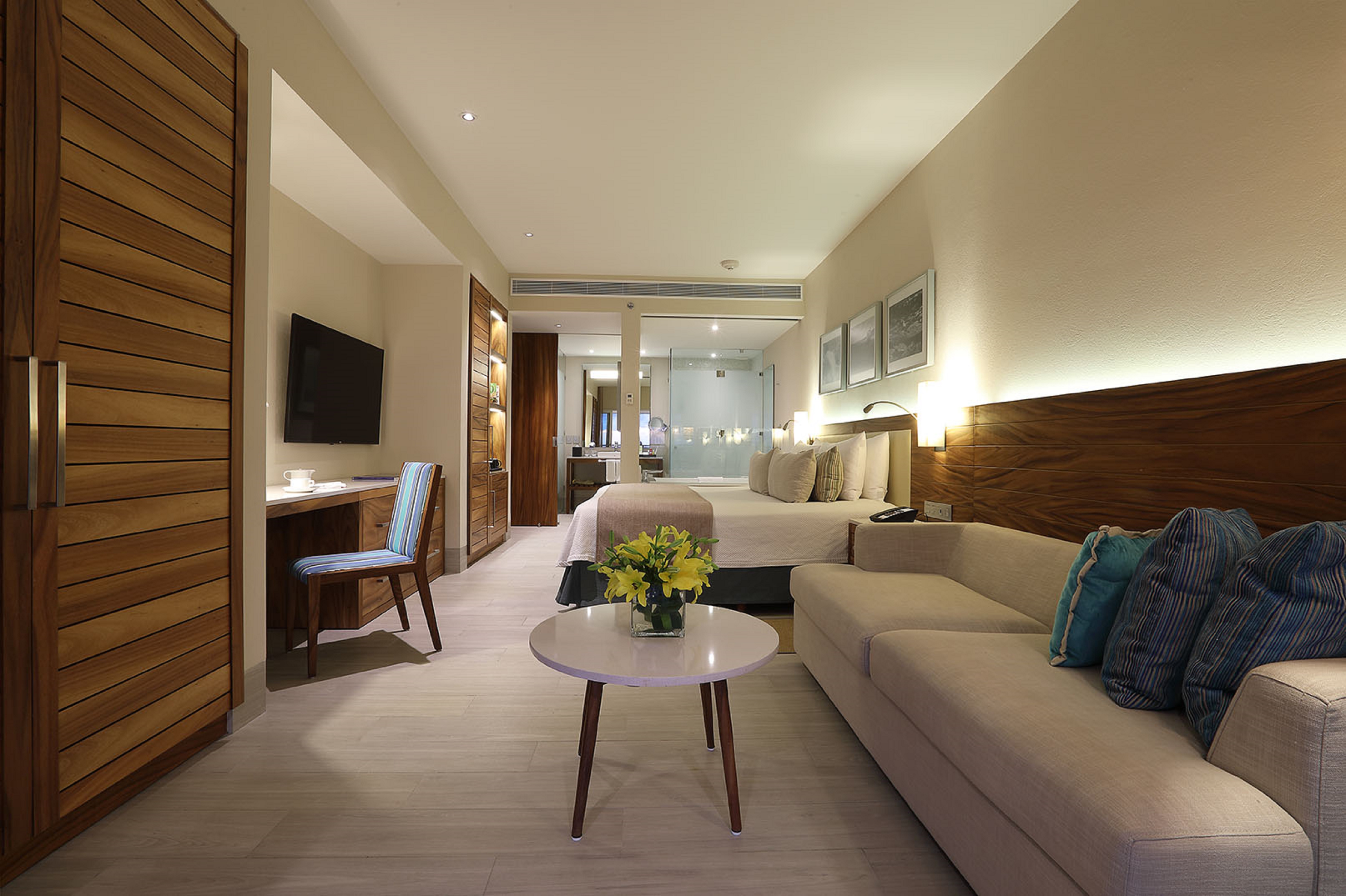 Suite Deluxe King Bed