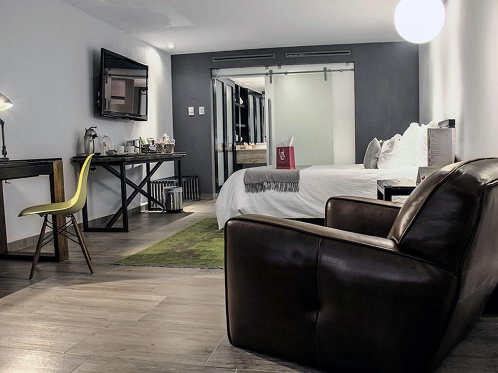 Suite Deluxe Queen Bed