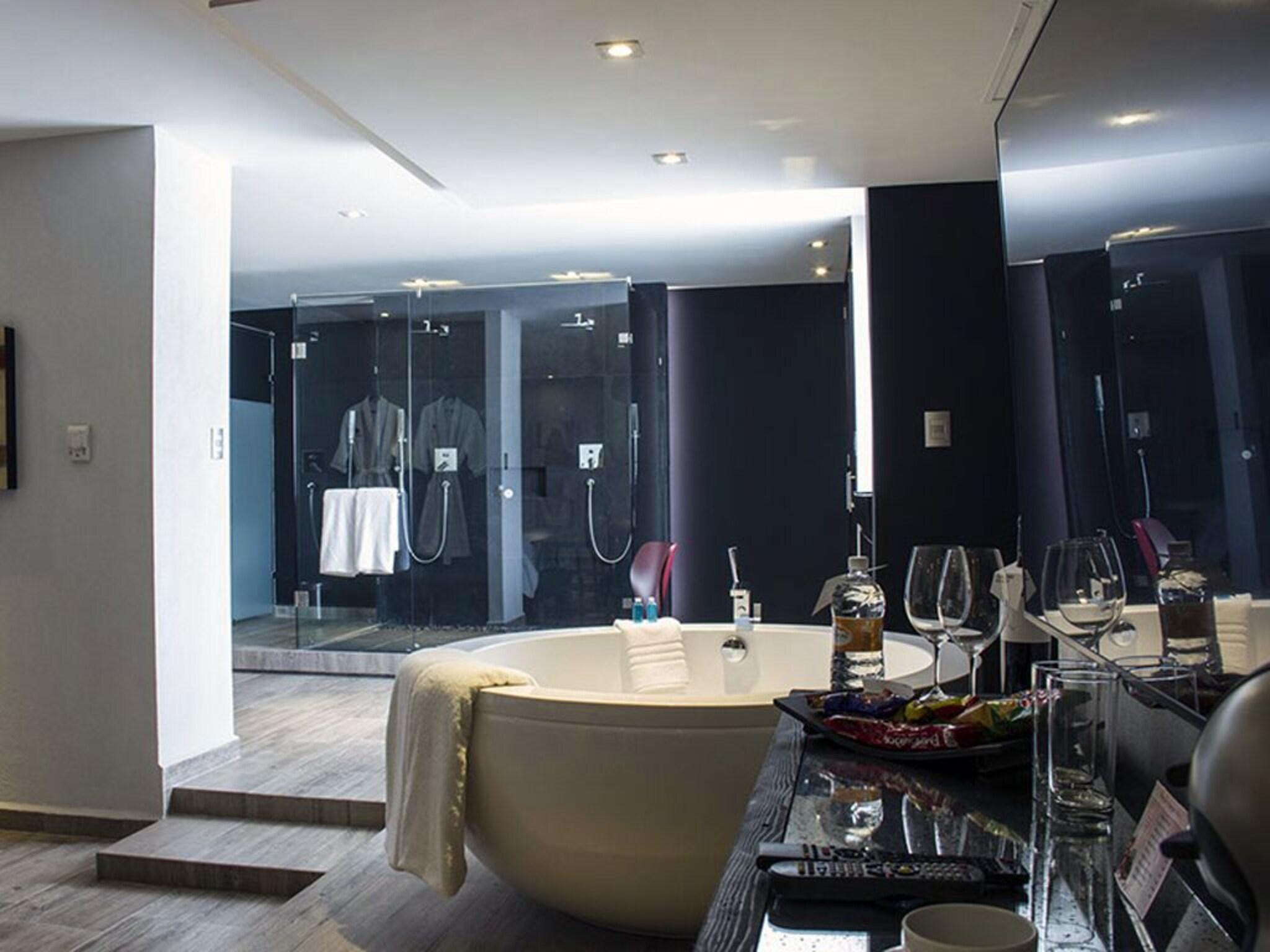 Suite Deluxe Queen Bed