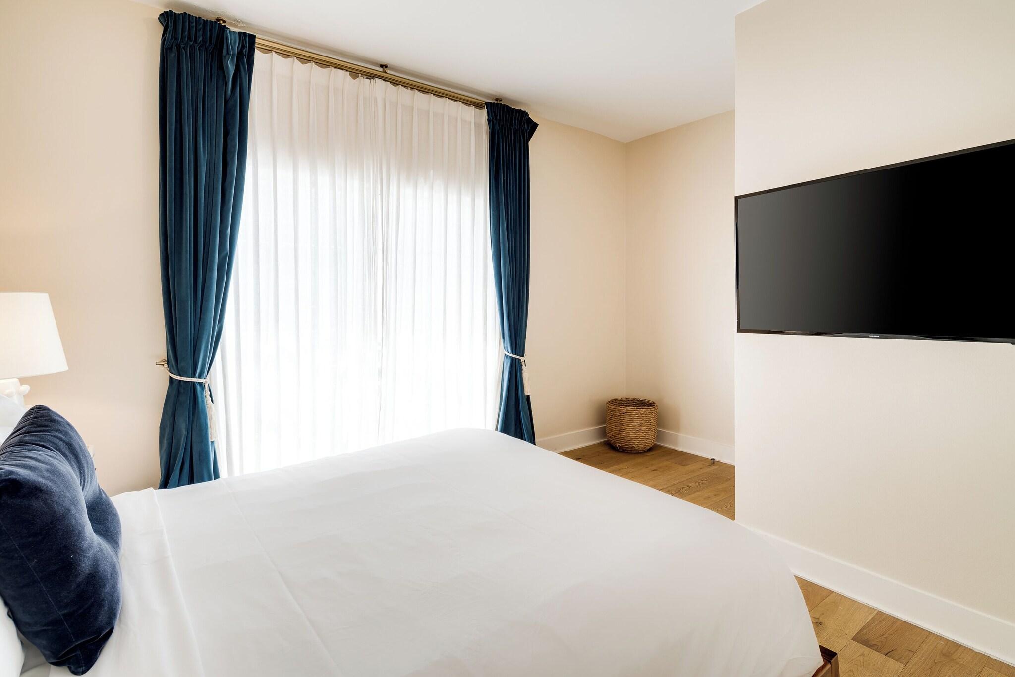 Suite Queen Size Bed