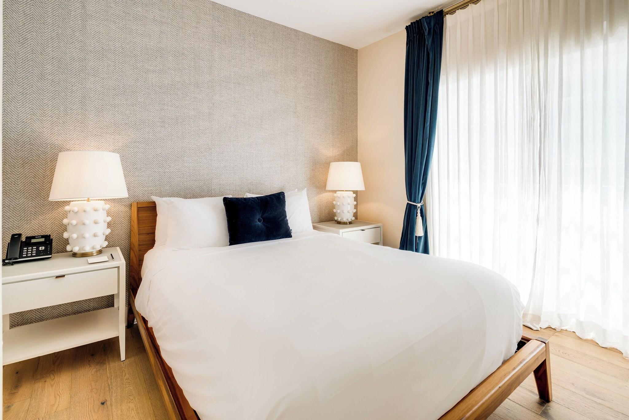 Suite Queen Size Bed