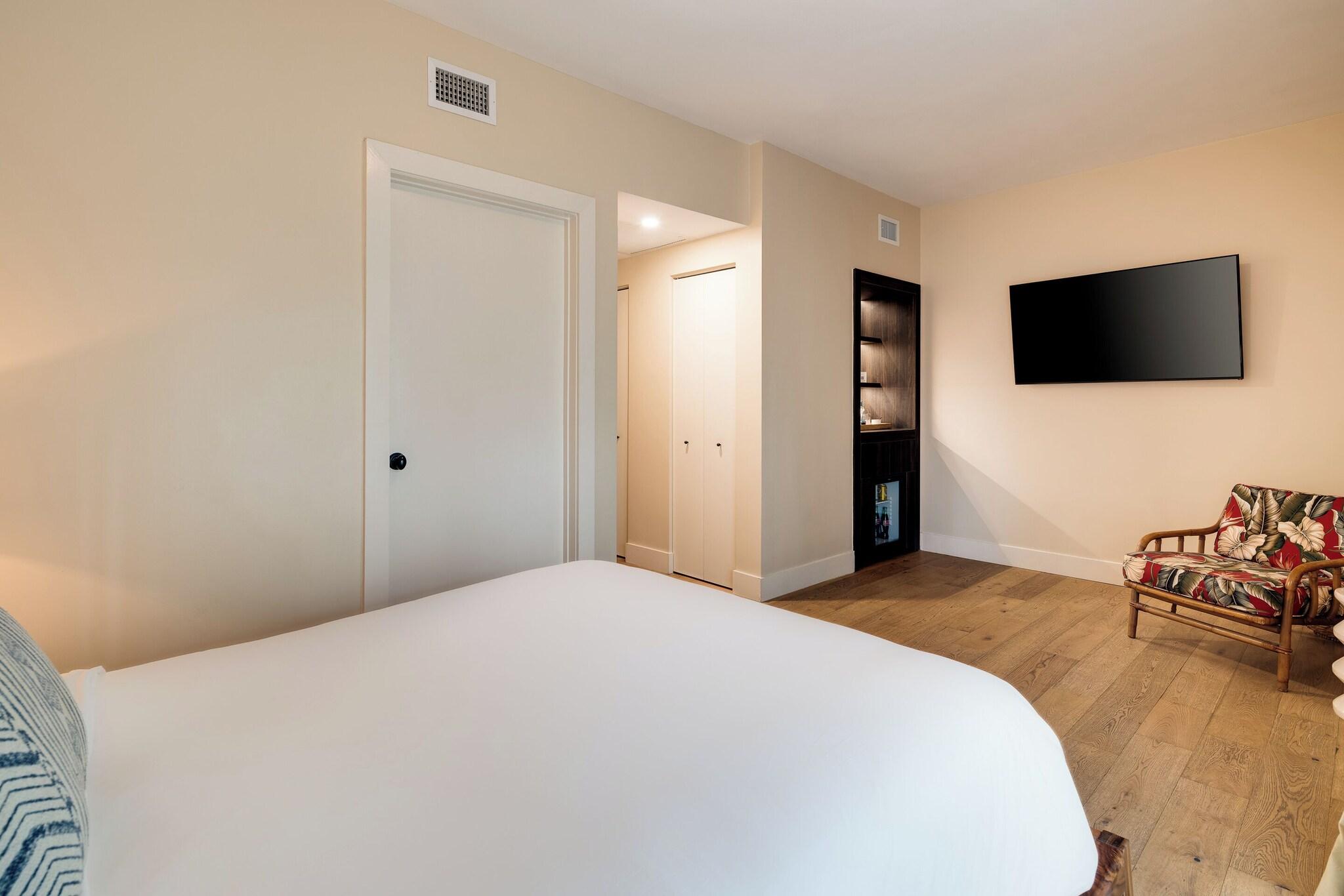 Double Deluxe Queen Bed