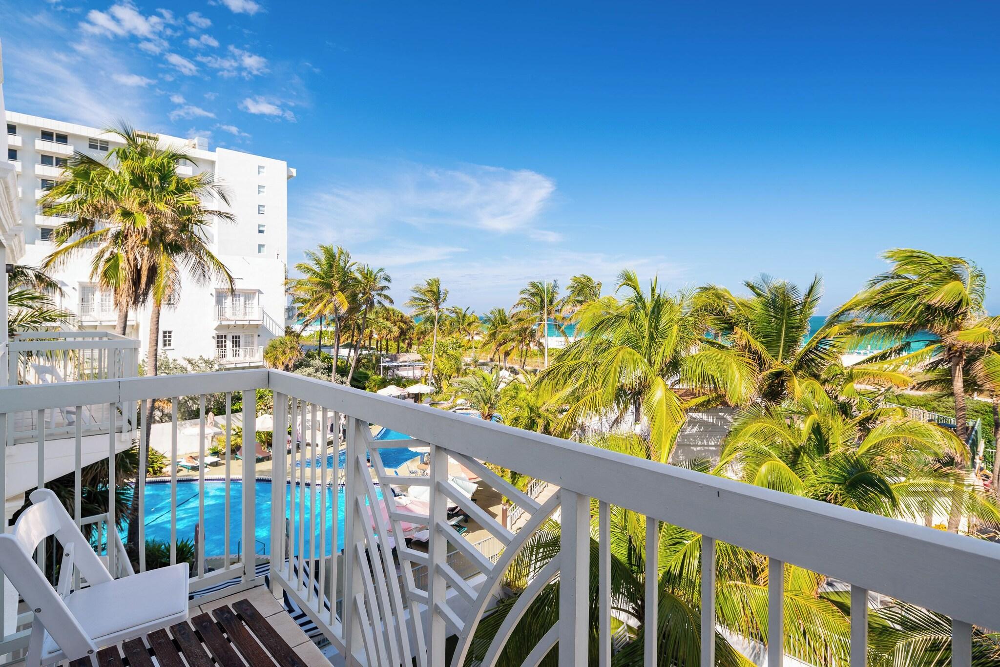 Suite Ocean Front King Bed