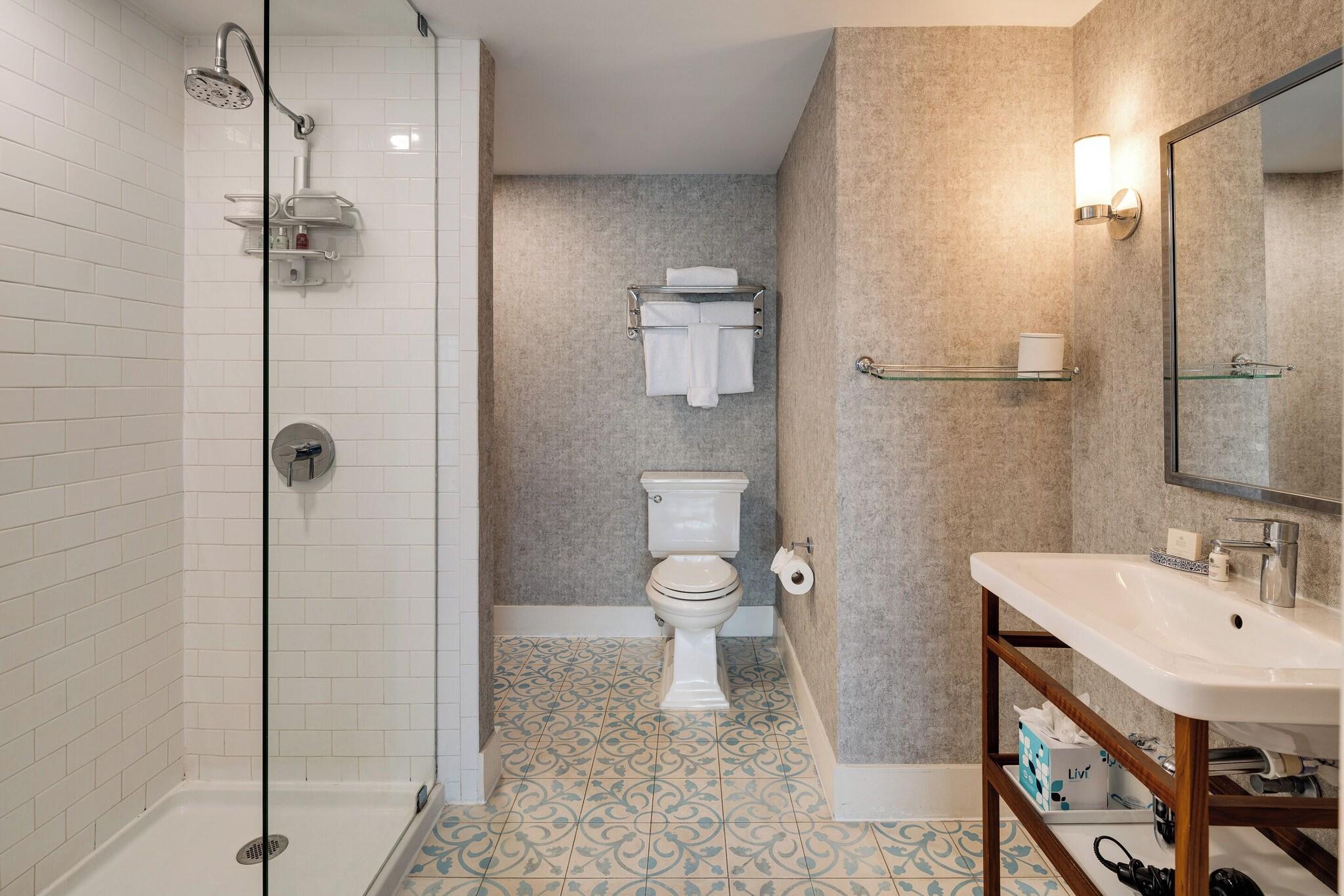 Suite Ocean Front King Bed