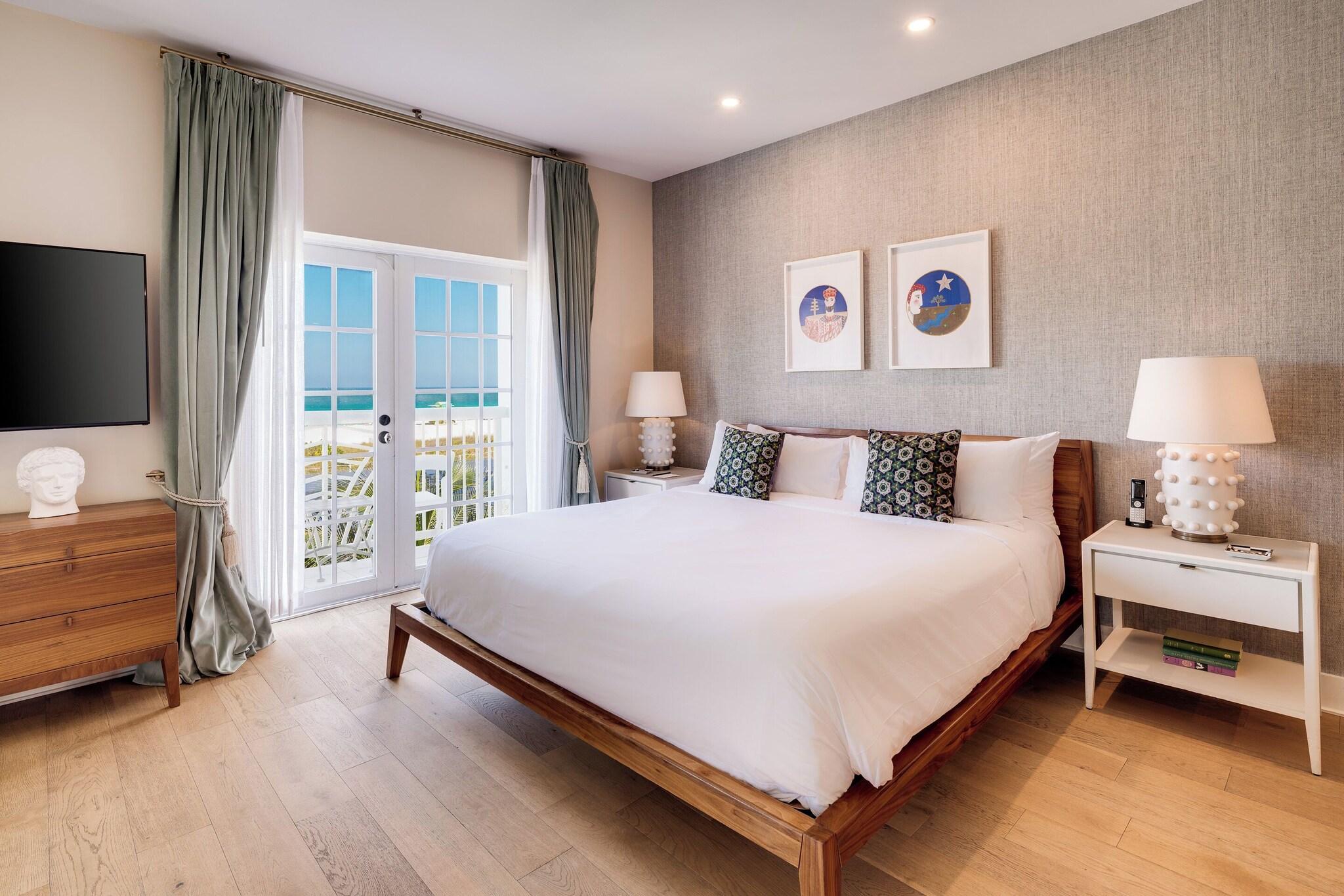 Suite Ocean Front King Bed