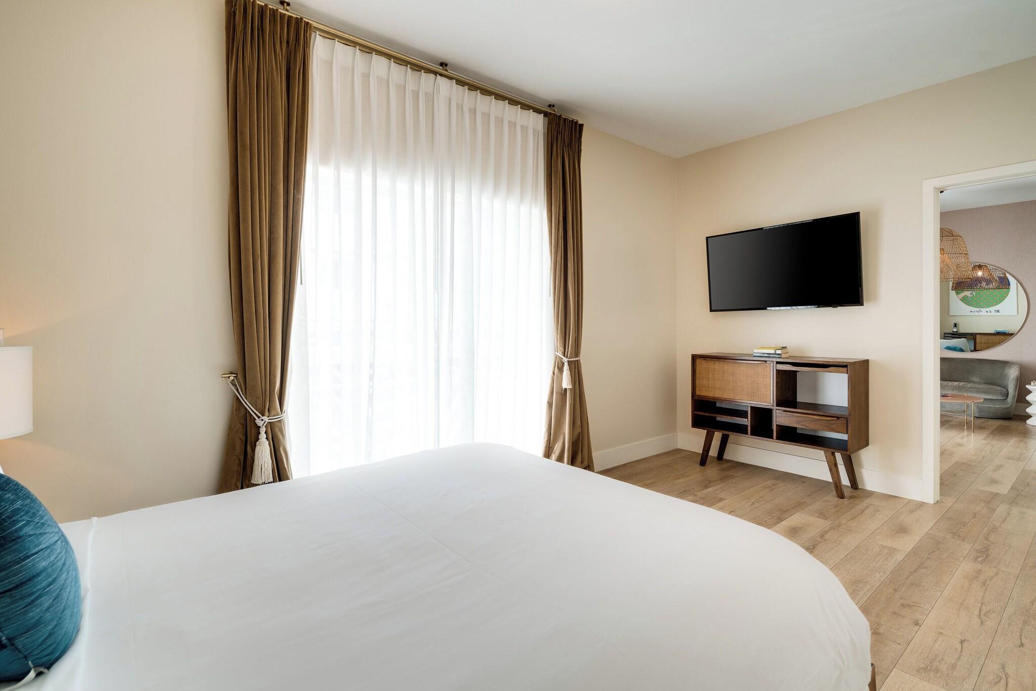 Suite Queen Size Bed