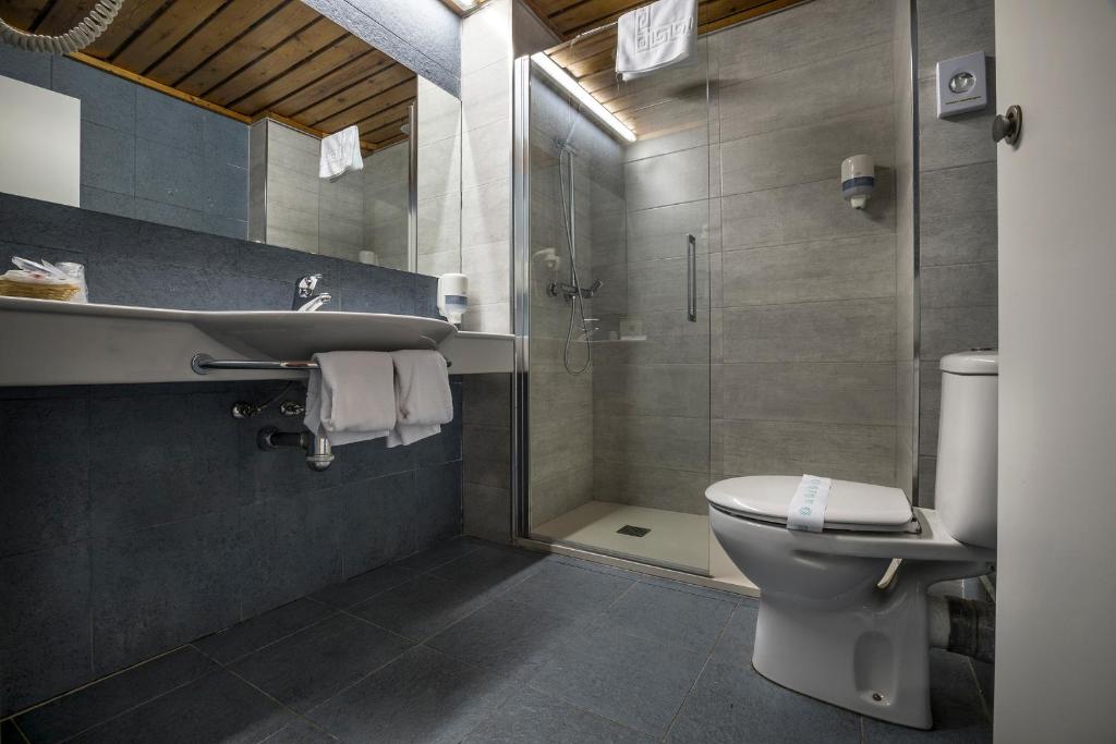 Family Room Capacity 2