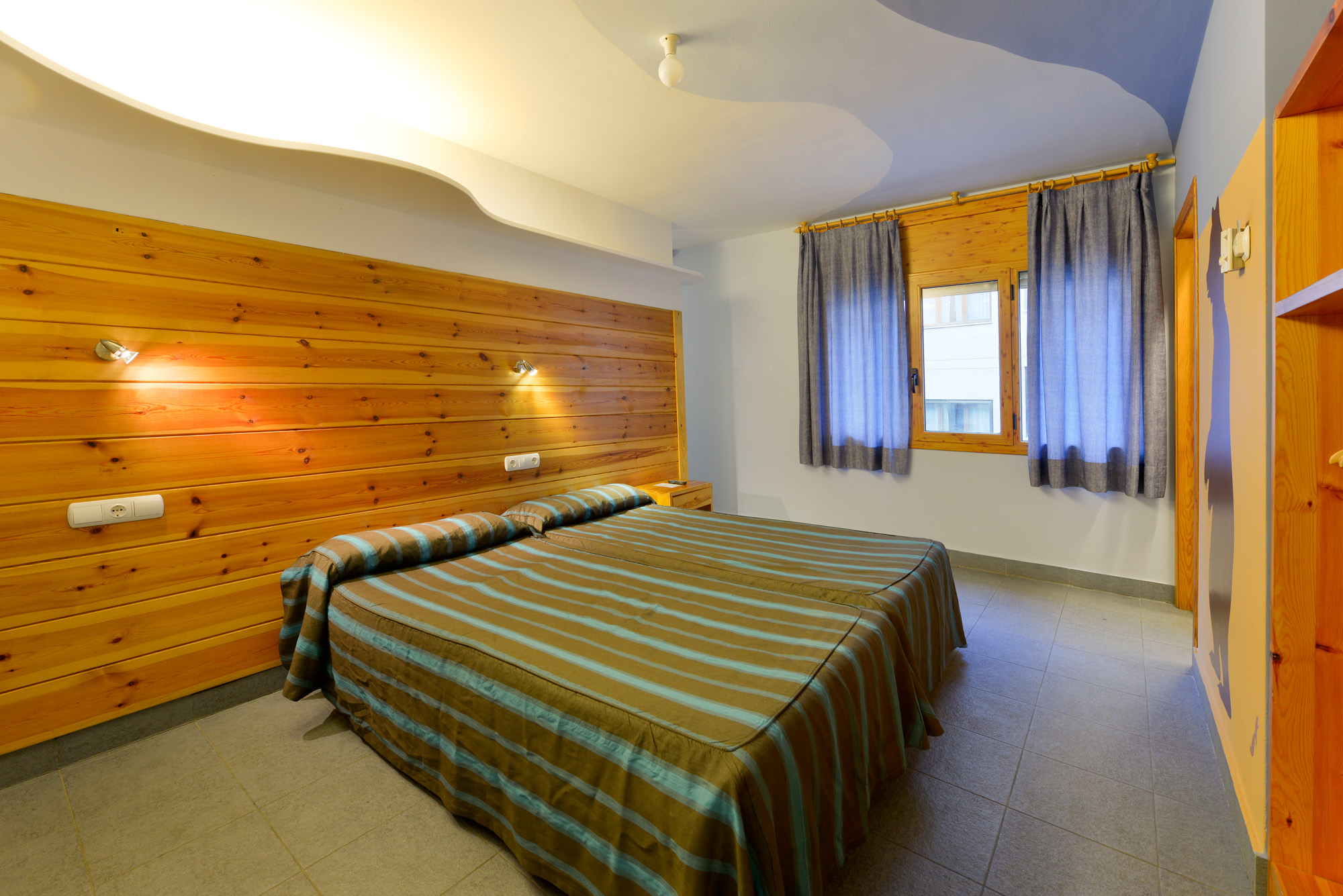 Family Room Capacity 5