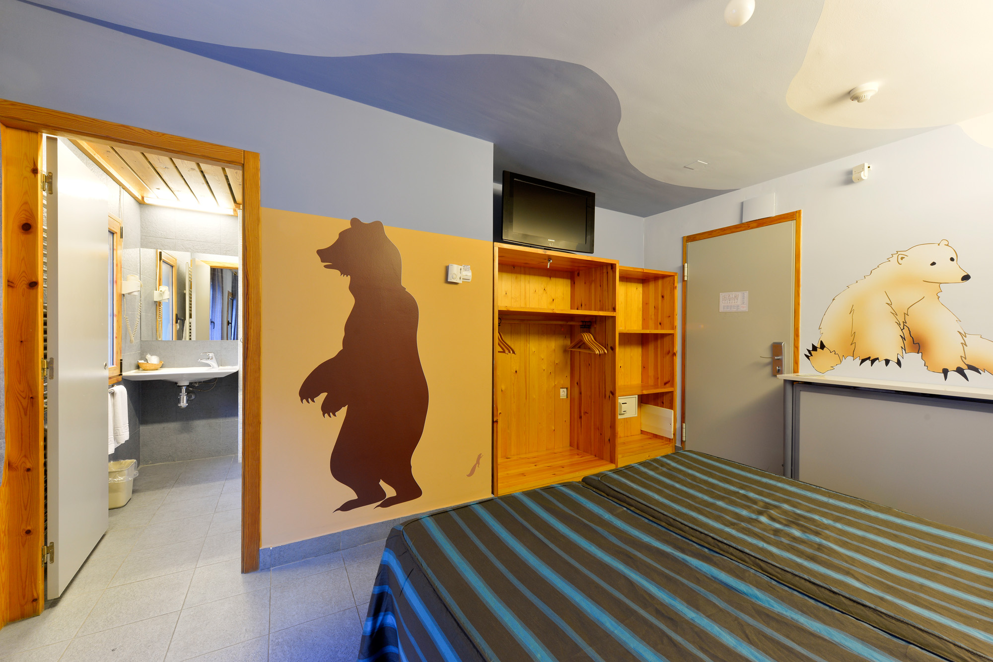 Family Room Capacity 5