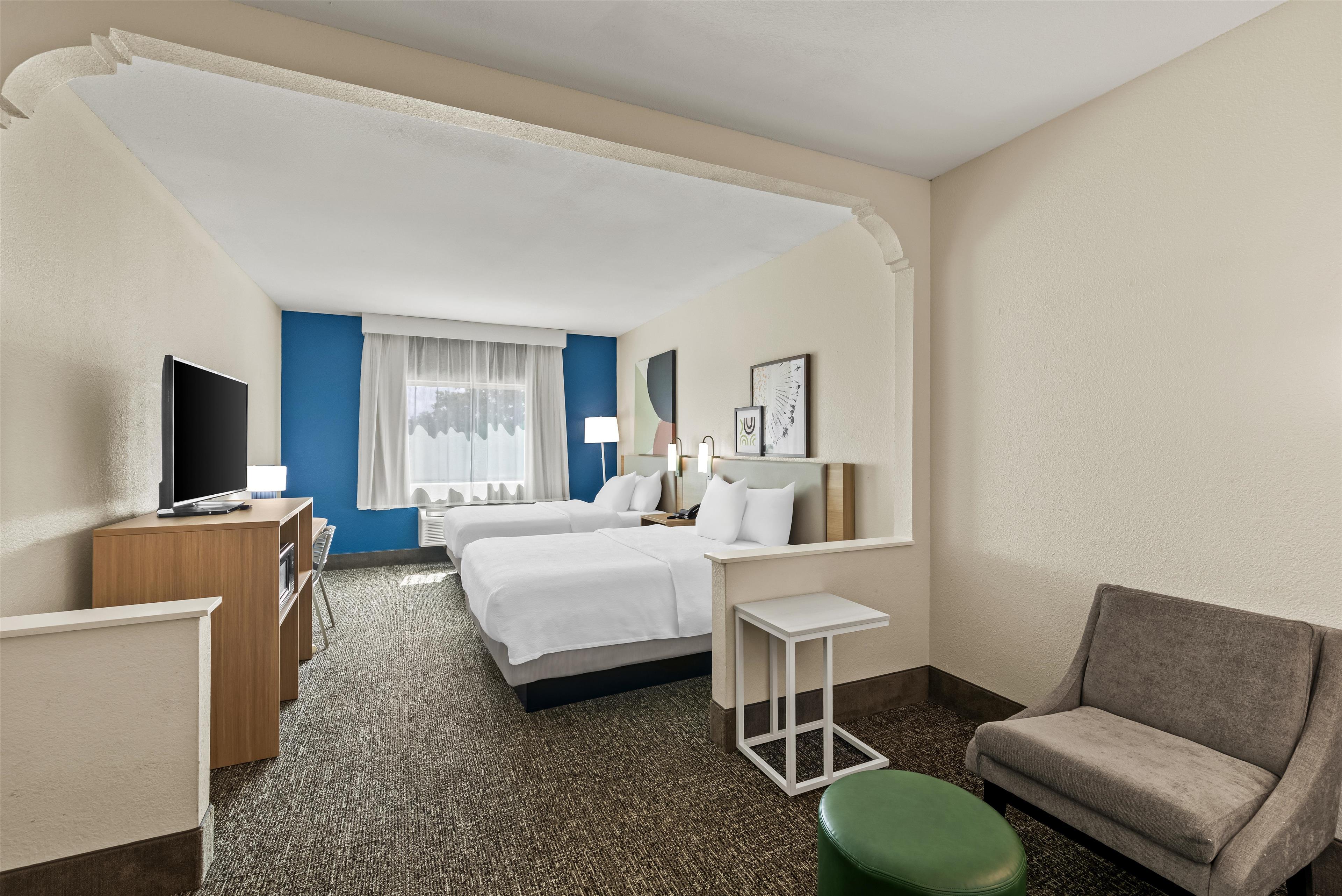 Twin Accessible-two Queen Beds