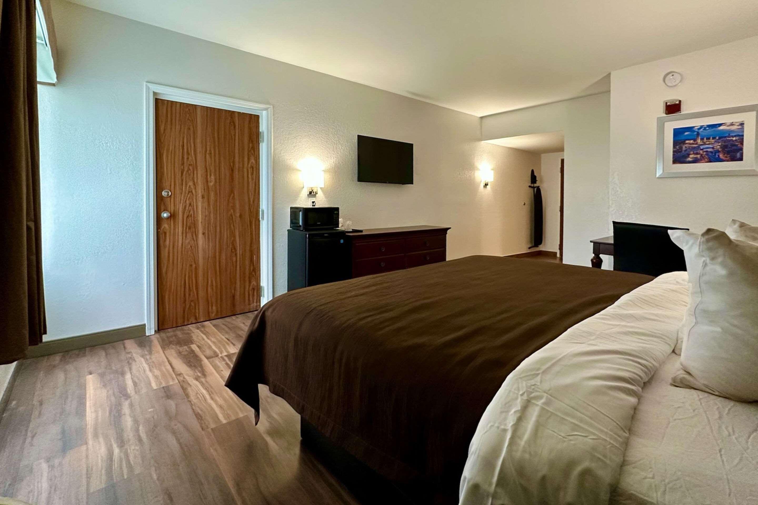 Double Accessible King Size Bed