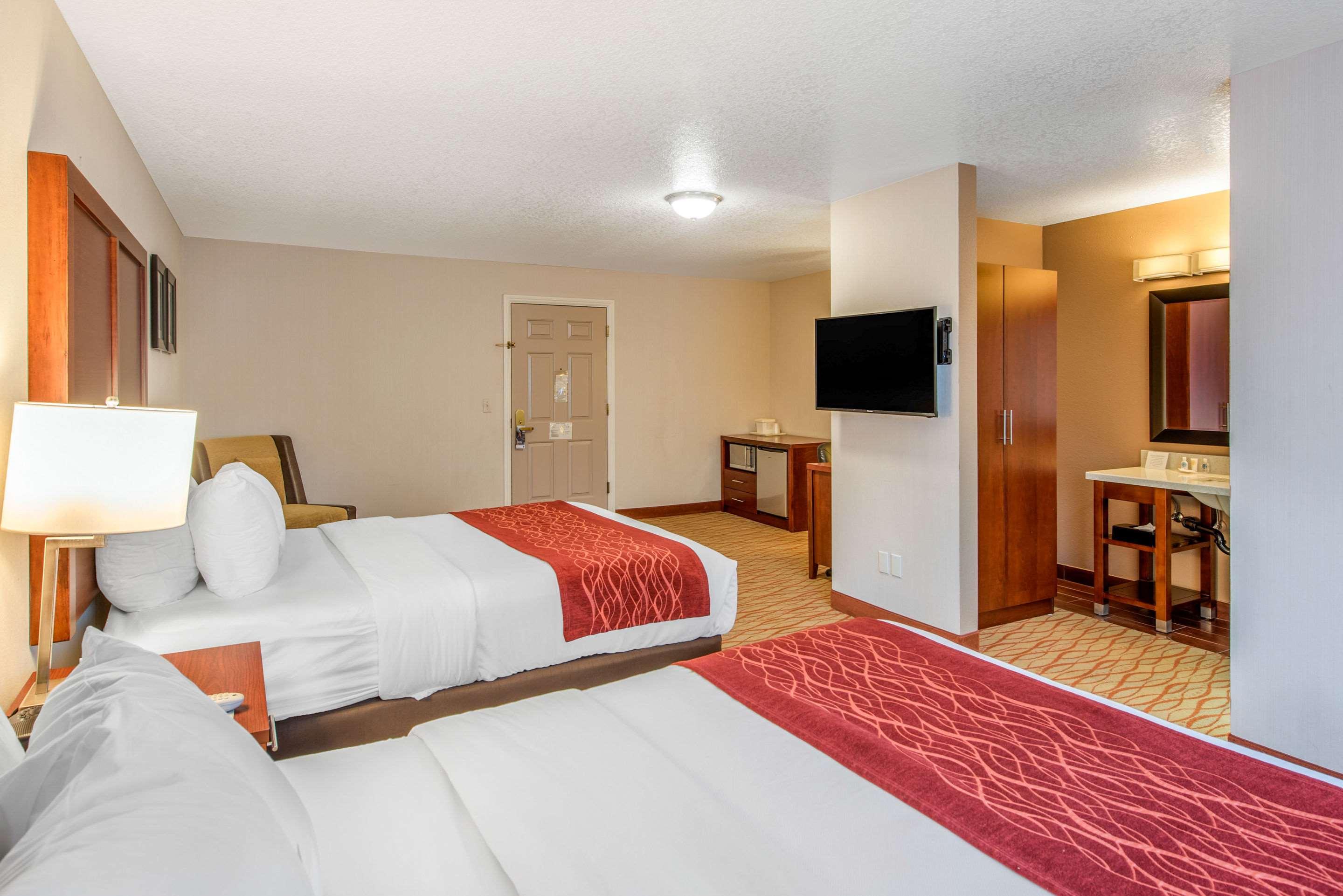 Double Two Queen Beds Non Smoking