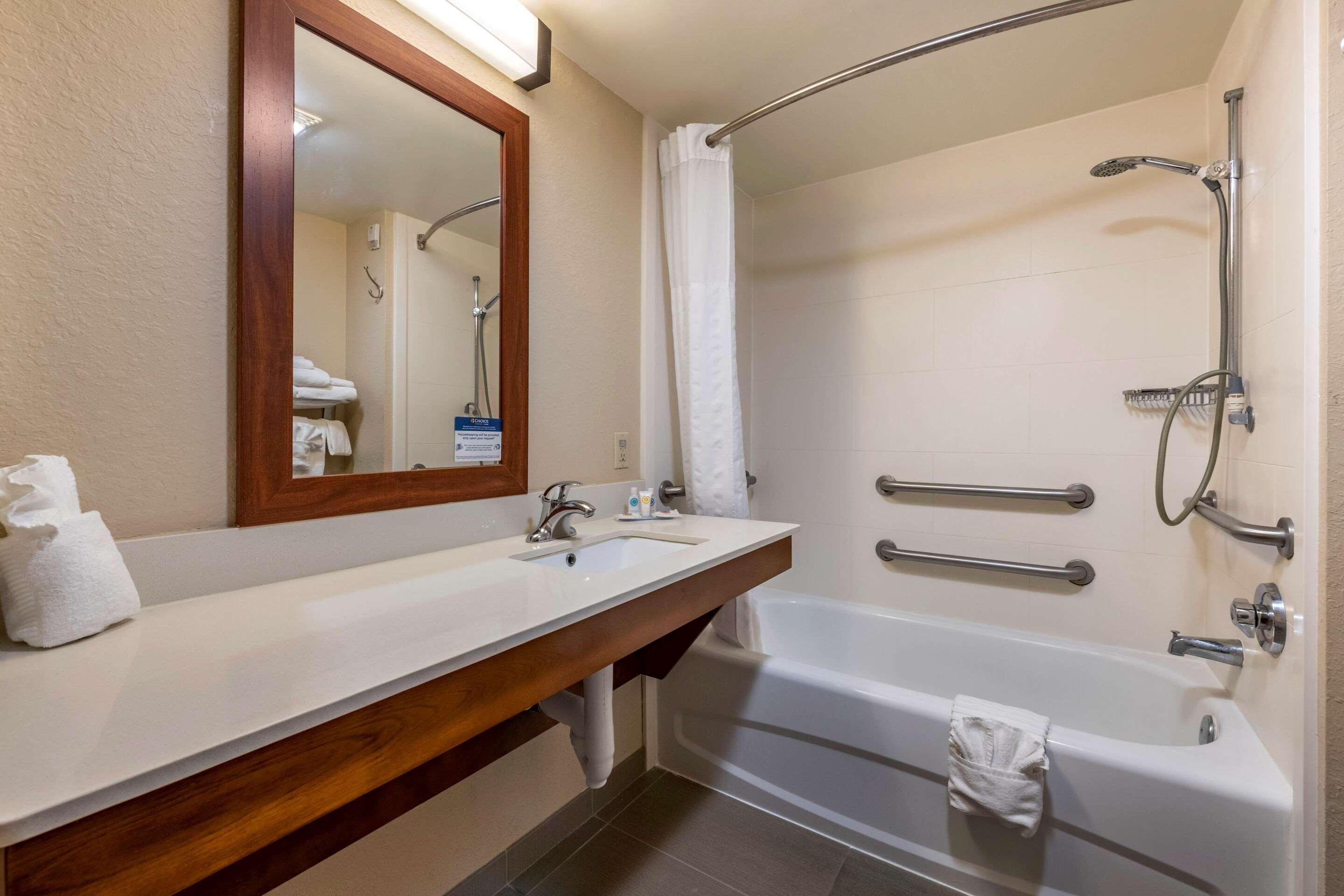 Double Queen Bed Non Smoking