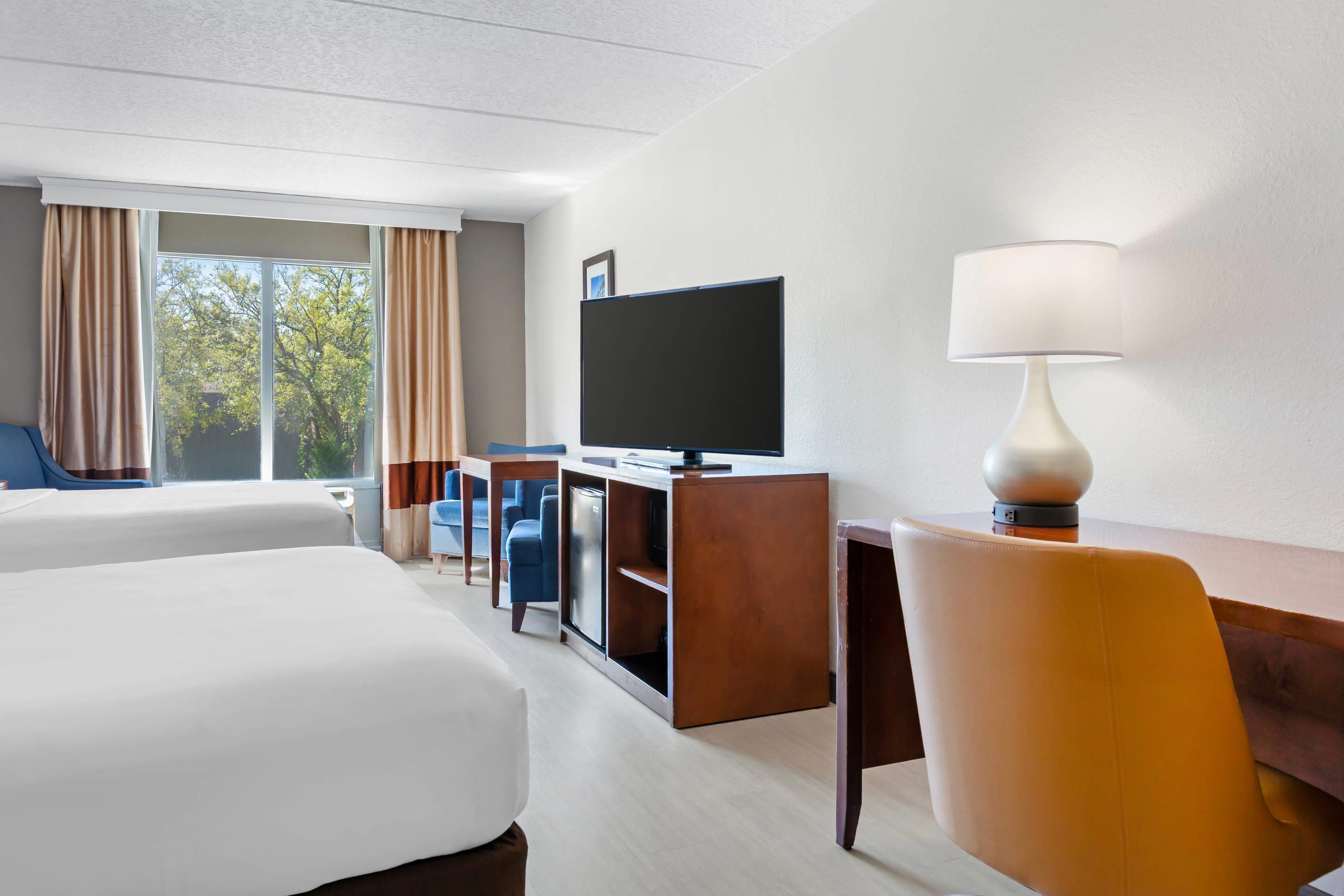 Suite Two Queen Beds Non Smoking