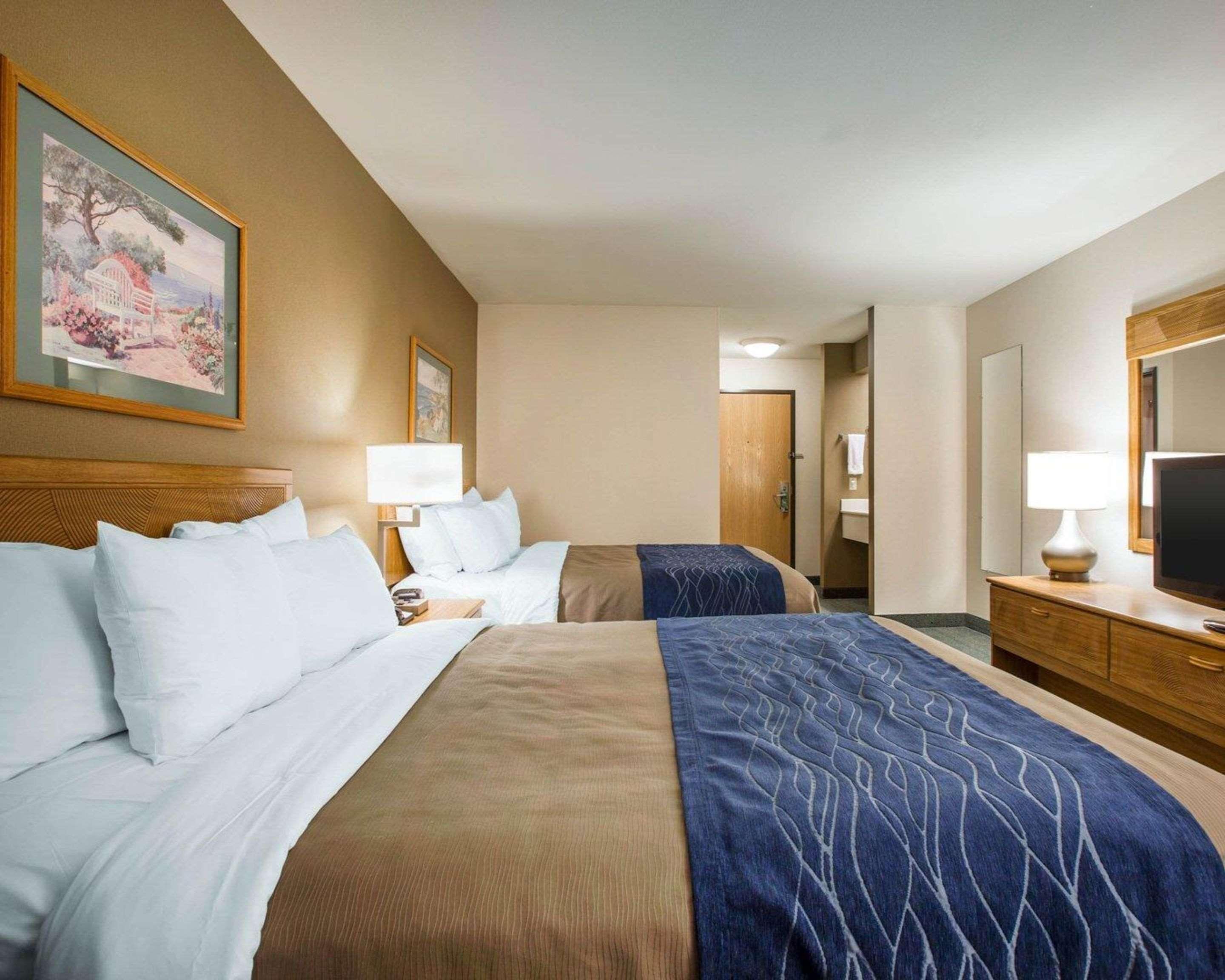 Double Two Queen Beds Non Smoking