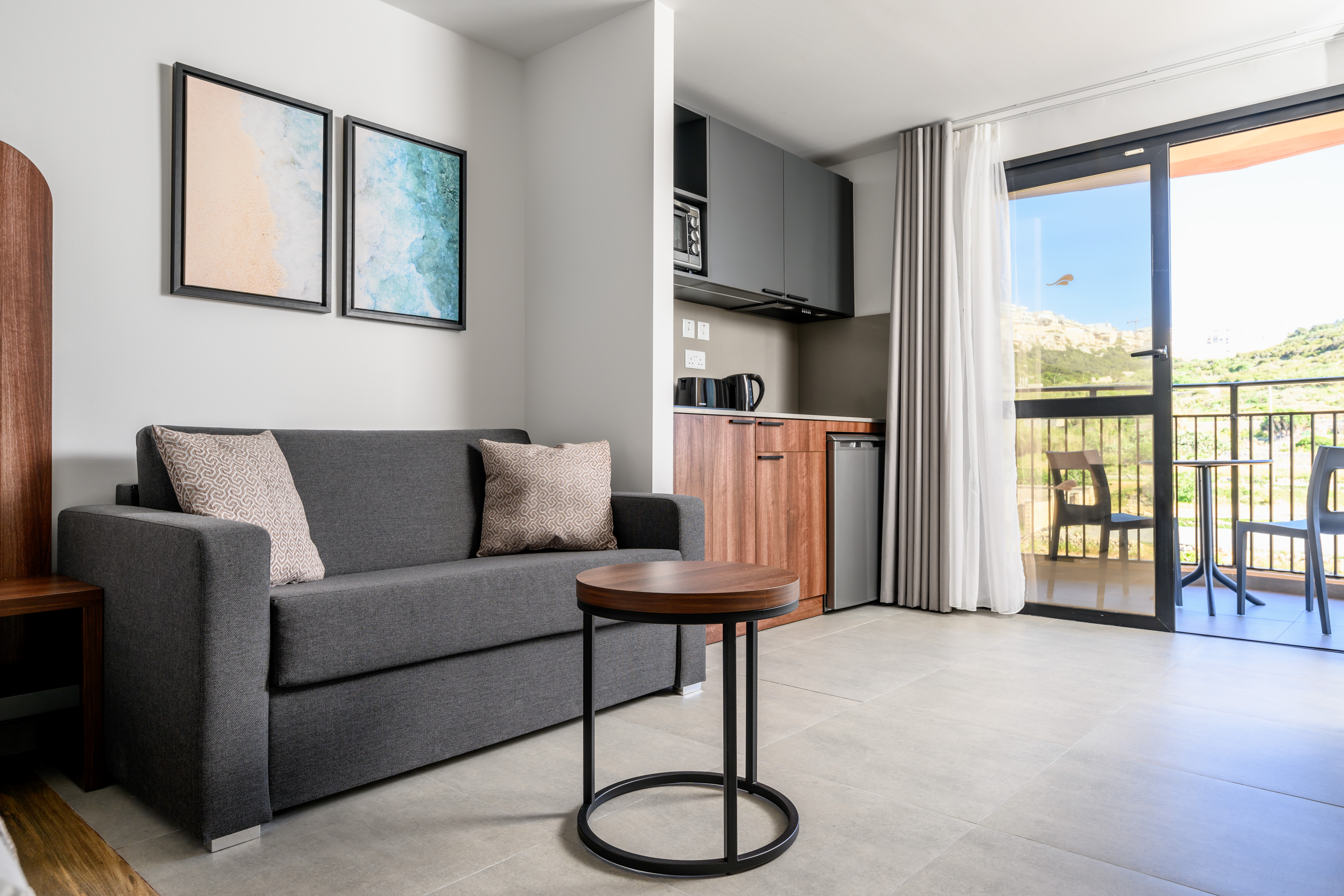 Studio Executive Superior