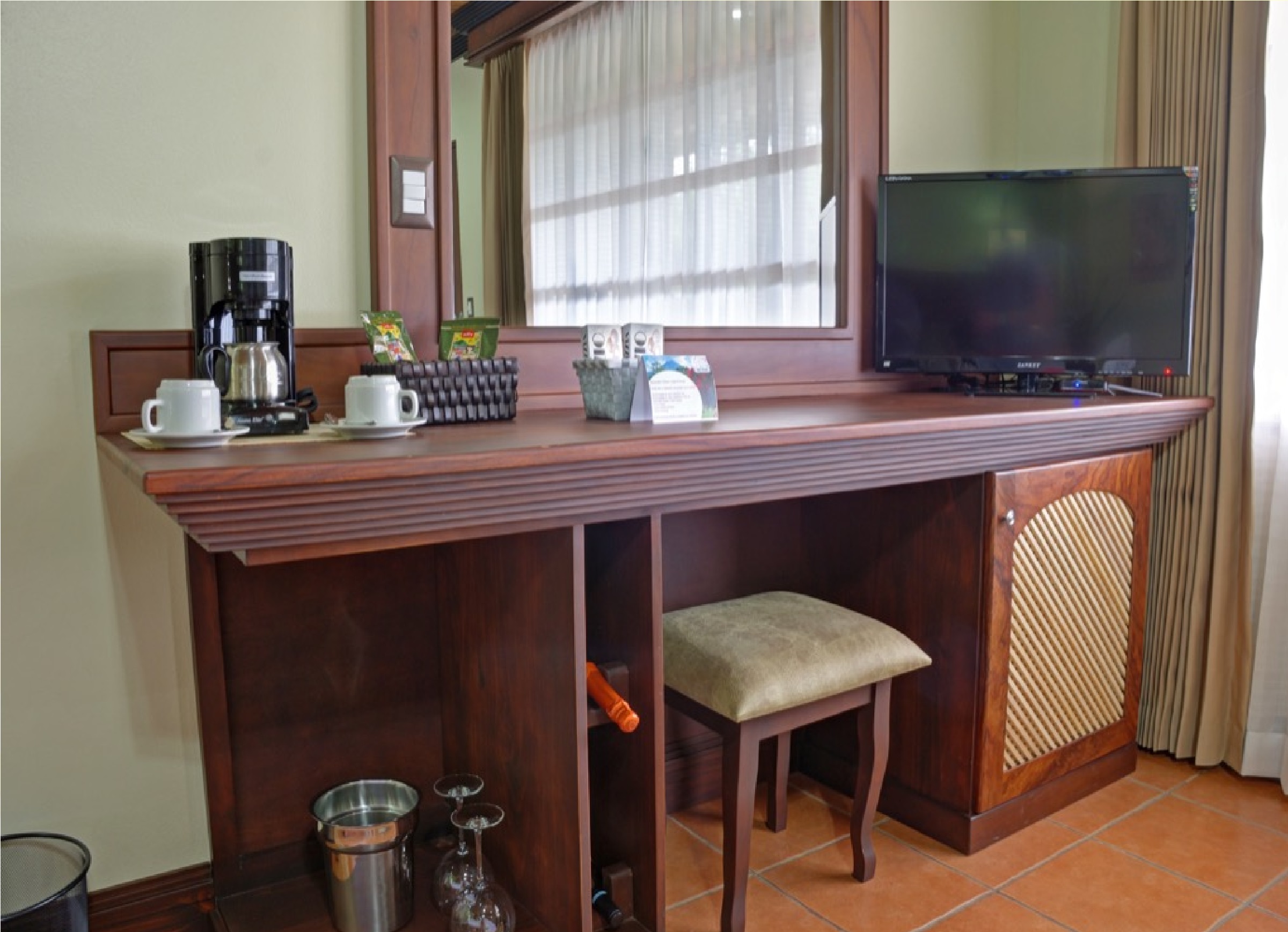 Junior Suite King Size Bed