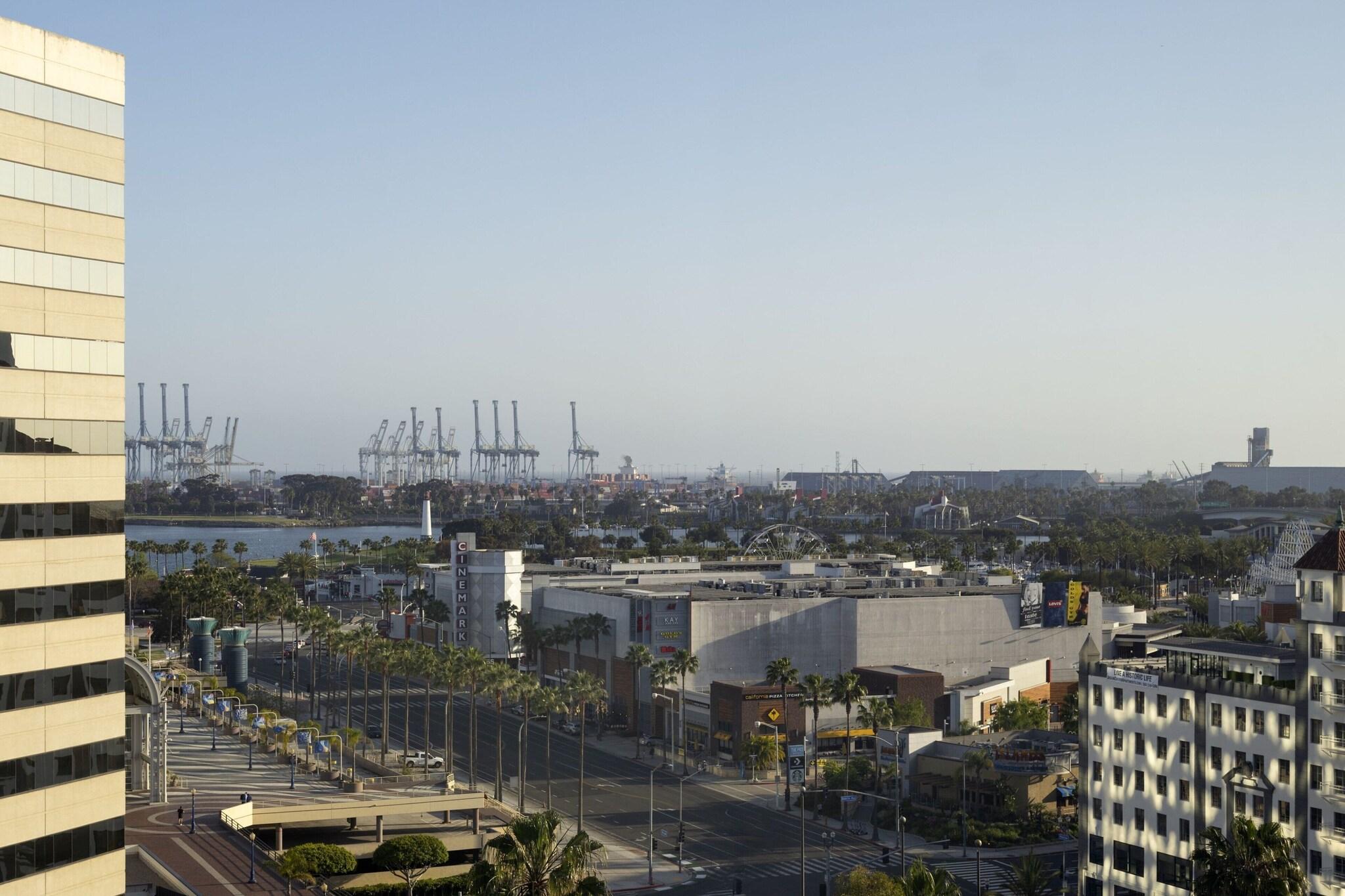 Quadruple Club Harbour View