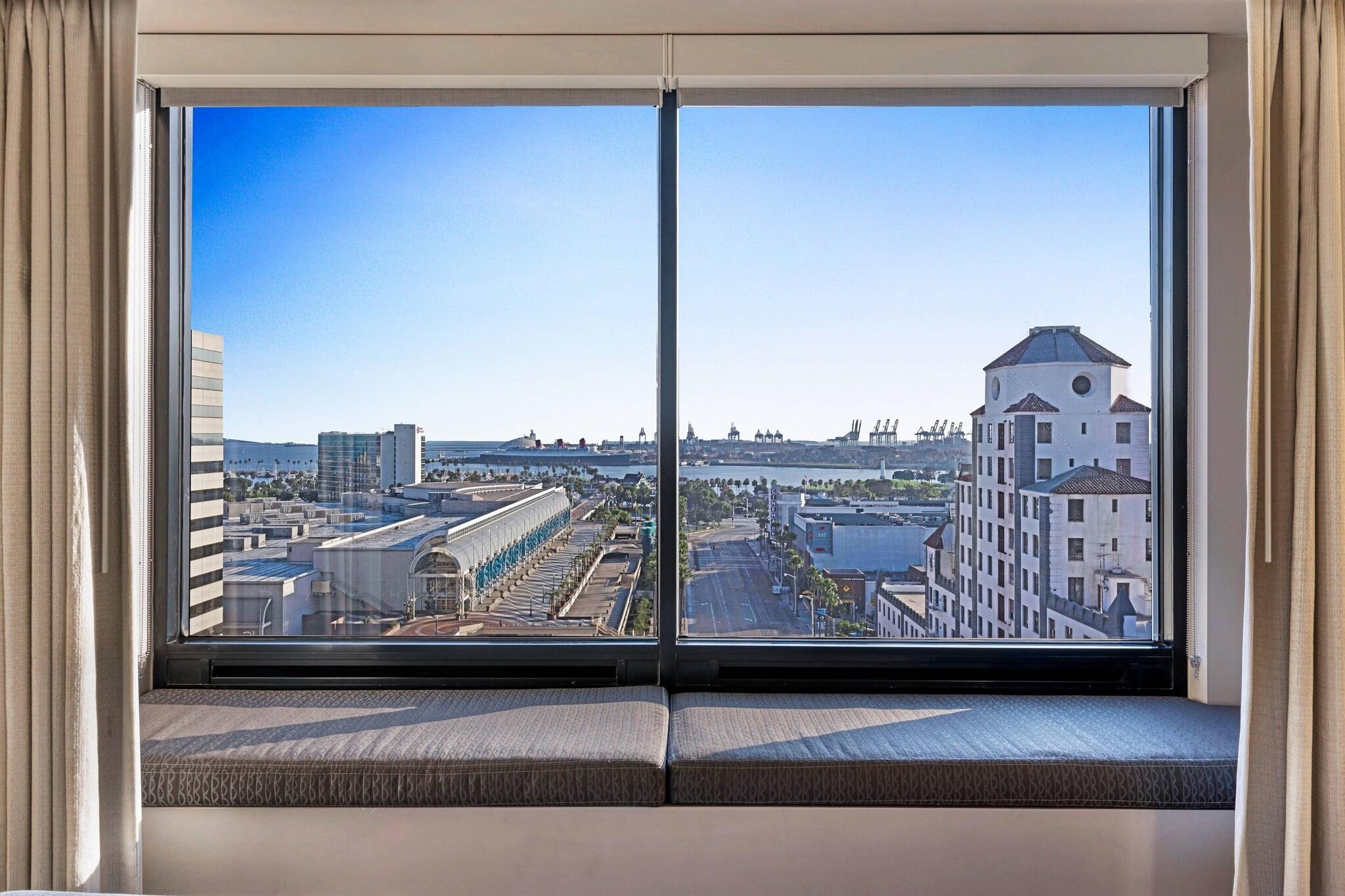 Quadruple Club Harbour View