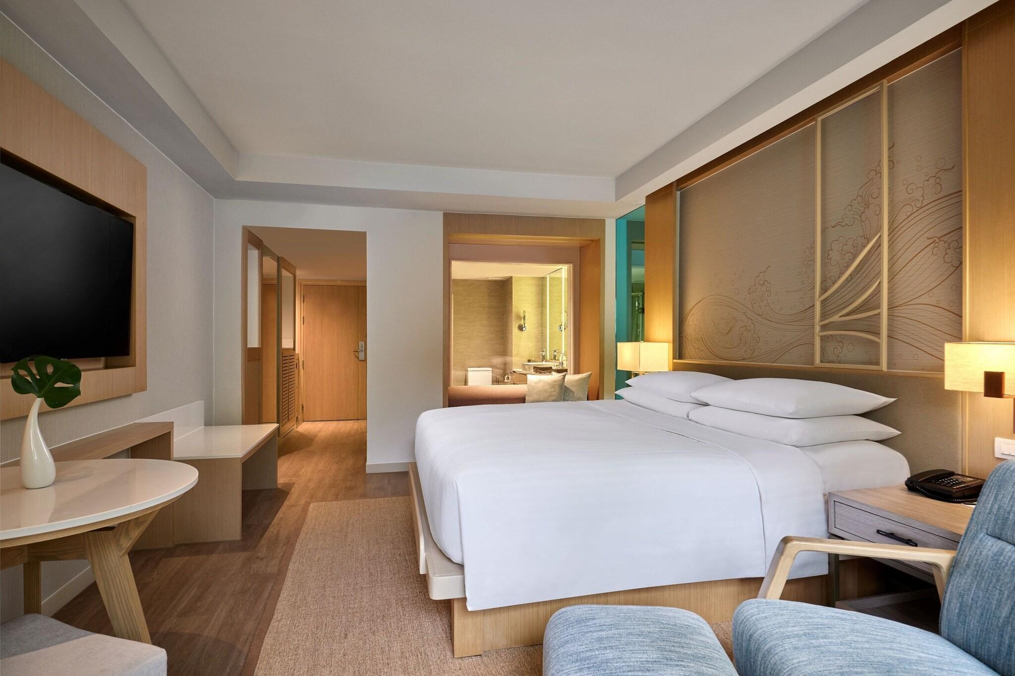 Double Guest Room King Bed