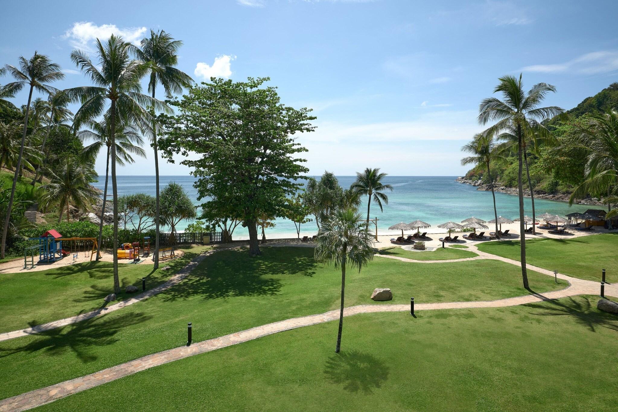 Quadruple Ocean View Two Double Beds