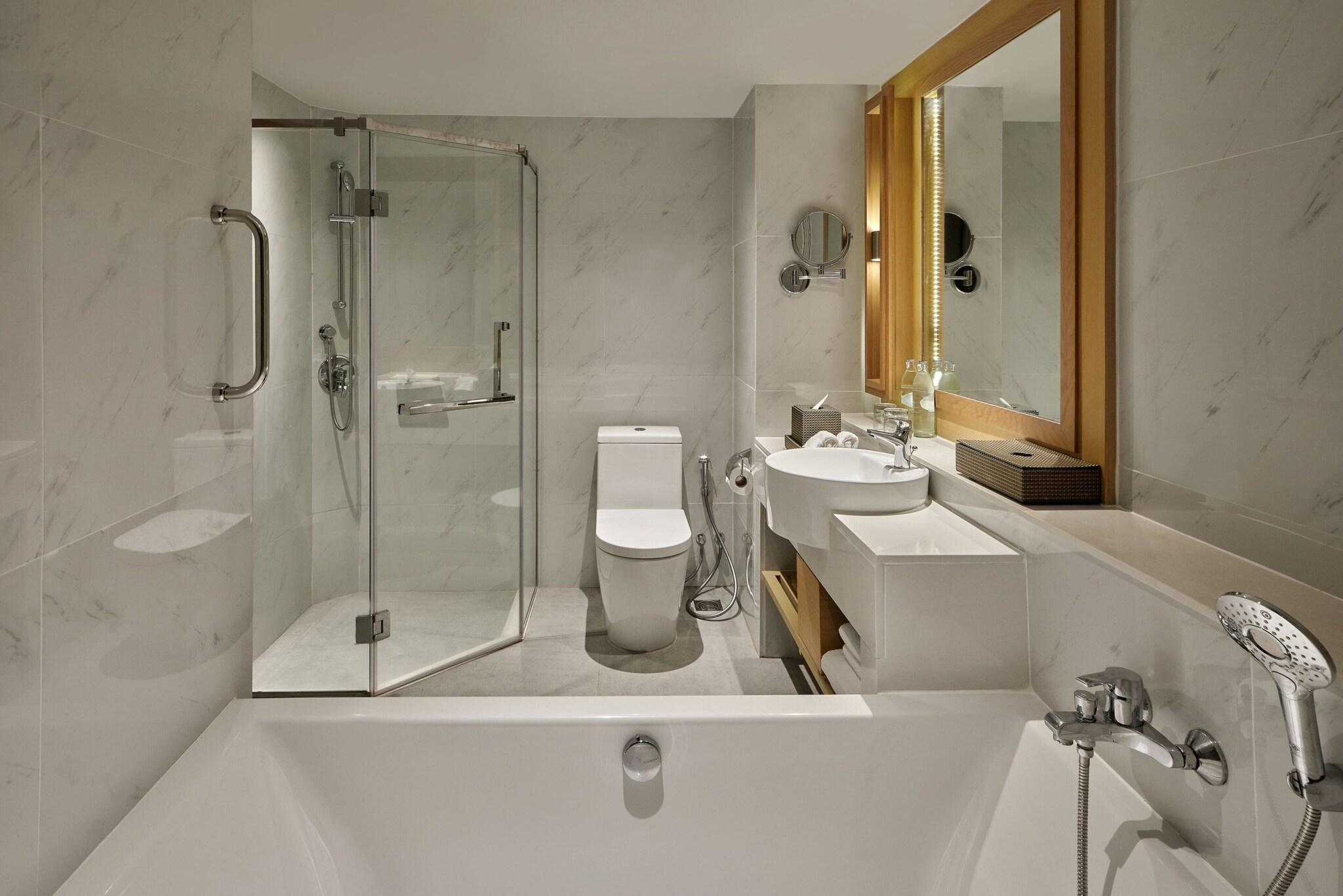 Double Pool View King Bed
