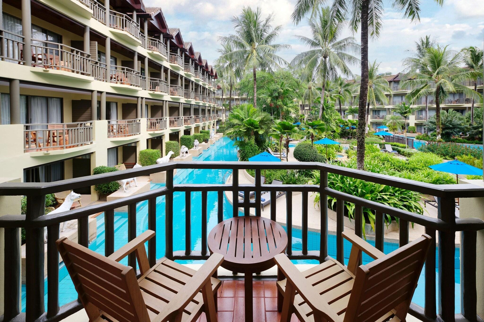 Double Pool View King Bed