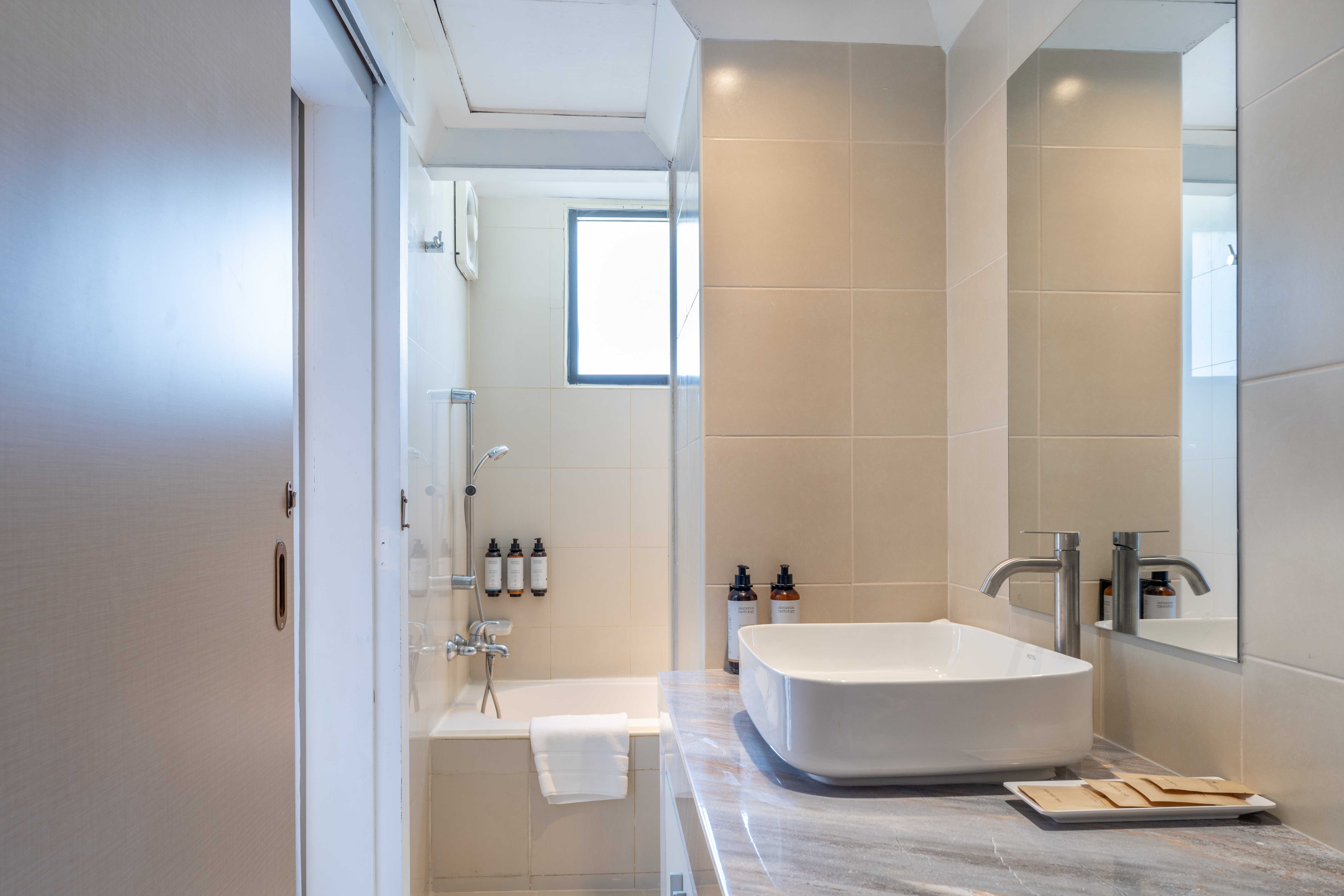 Suite Queen Size Bed