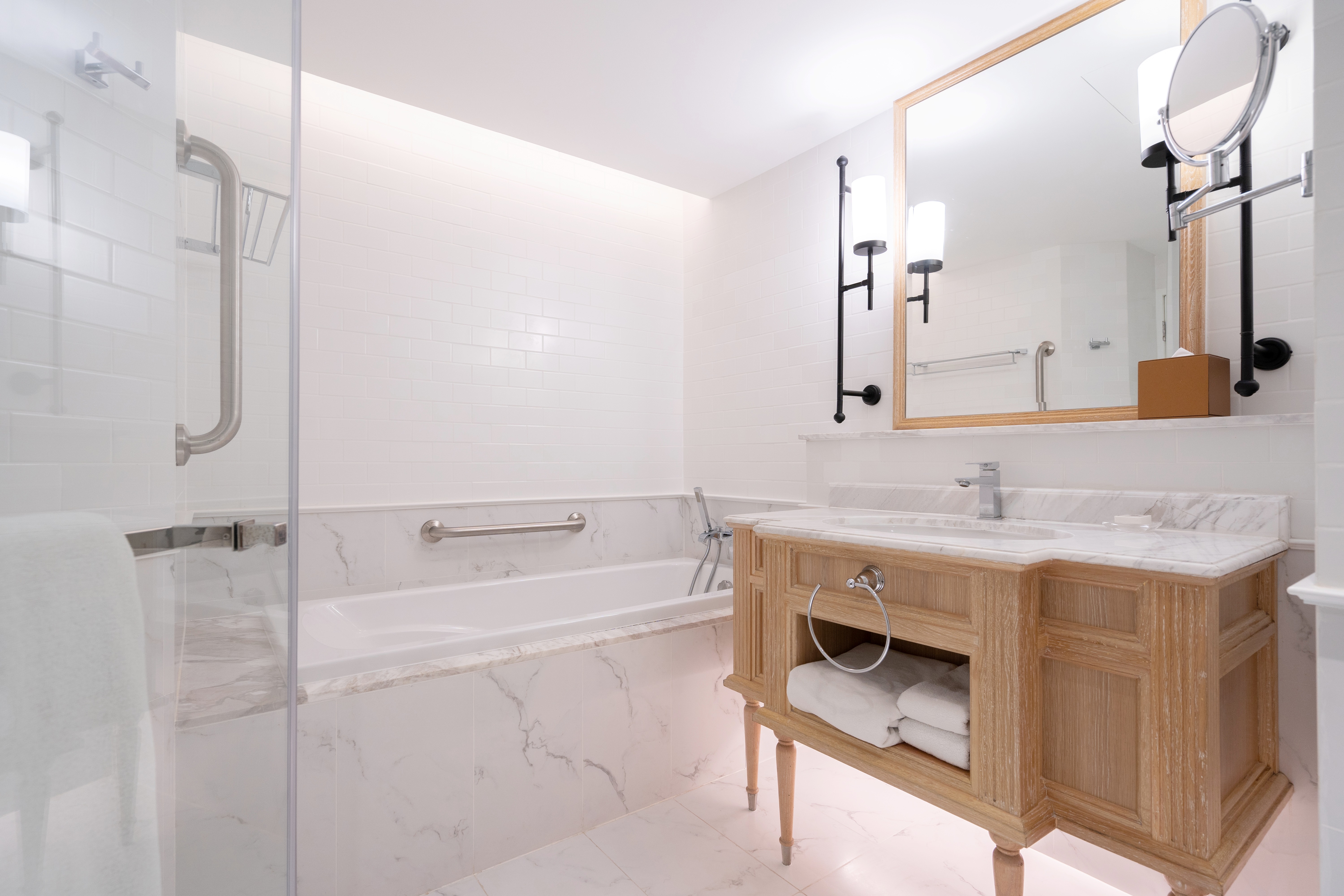 Double Deluxe King Bed