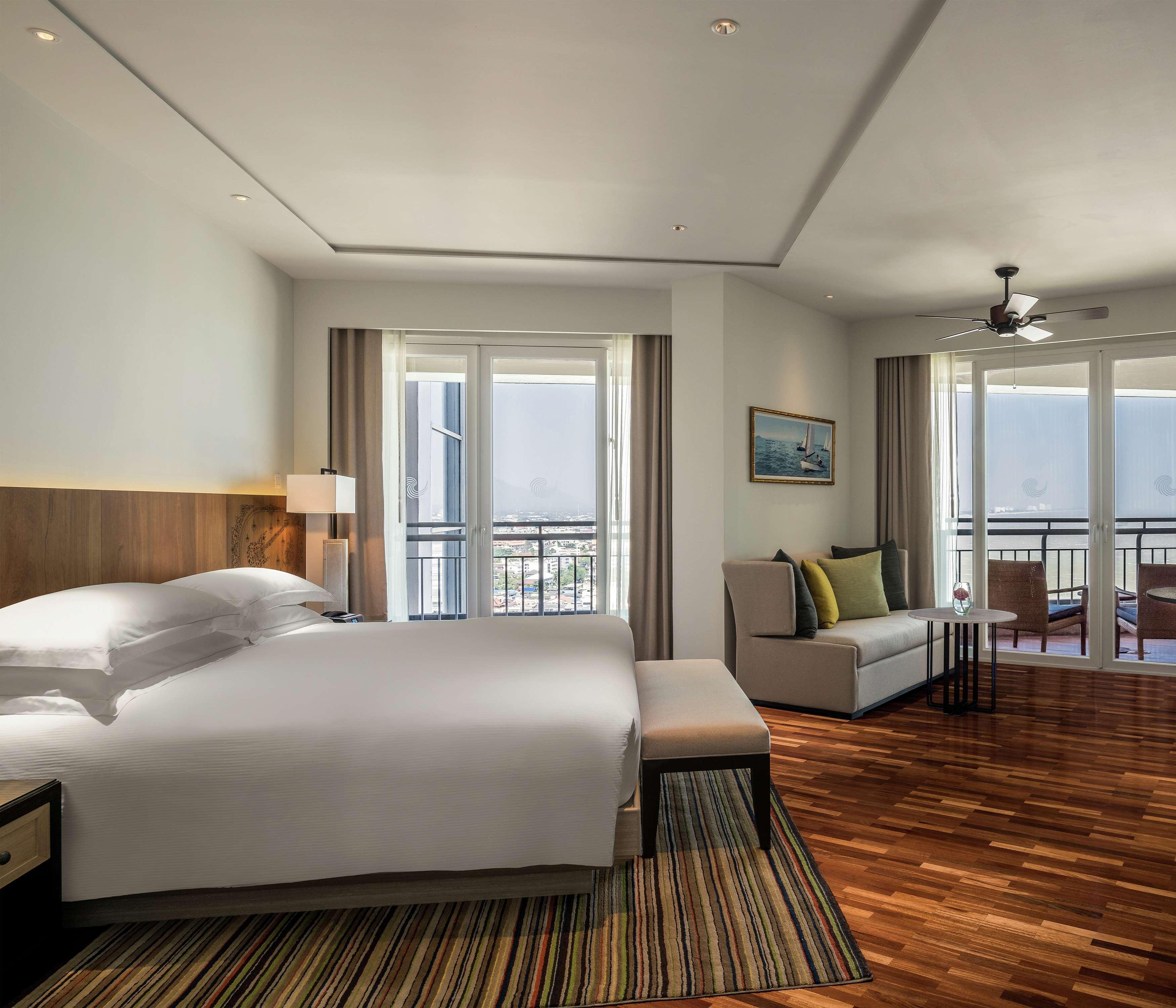 Junior Suite Executive King Bed