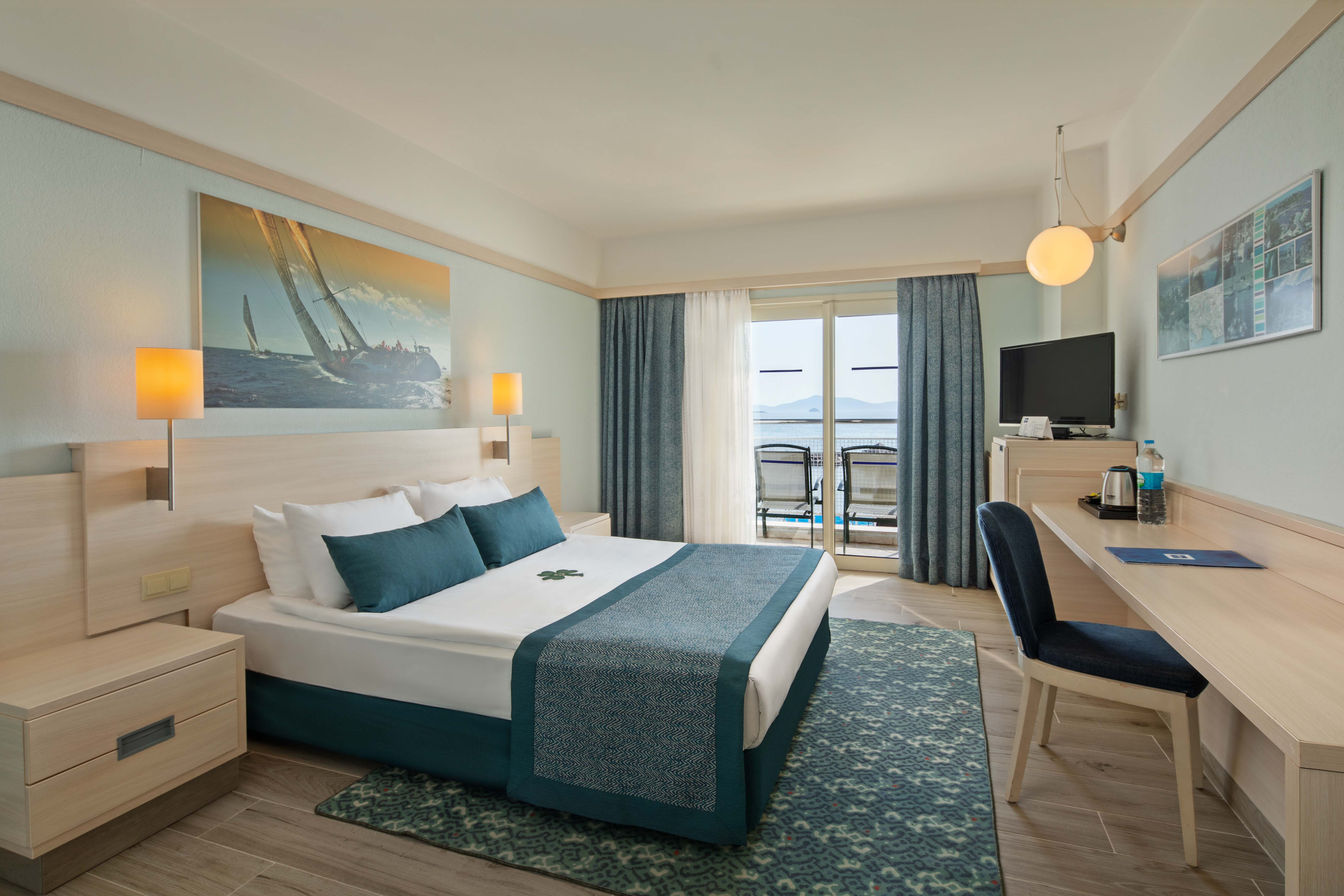 Double Single Pool View