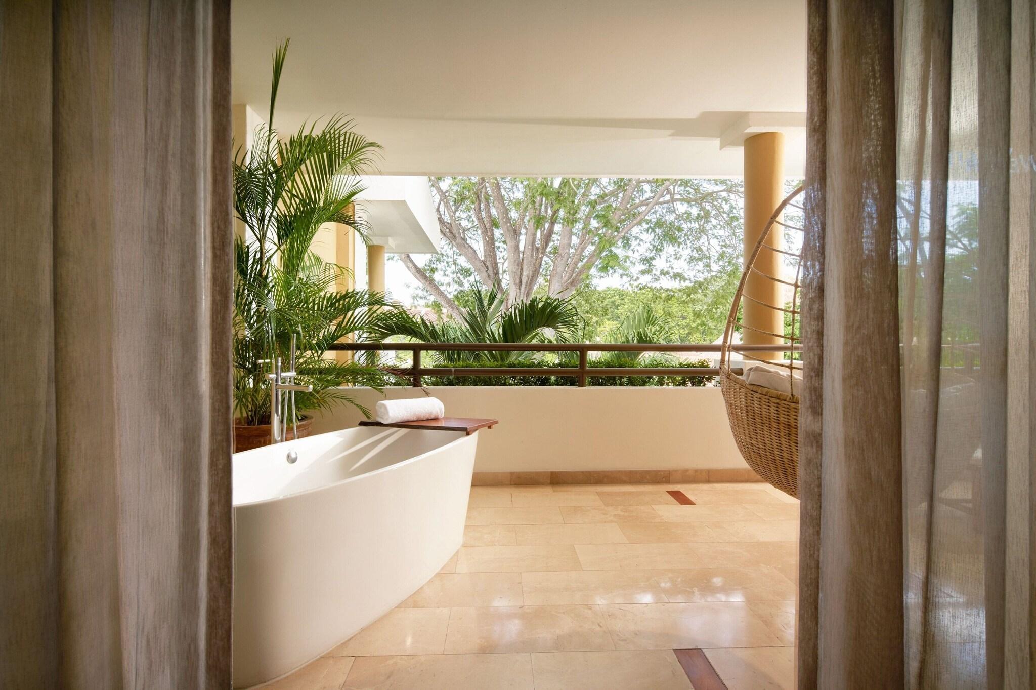 Suite Club King Bed