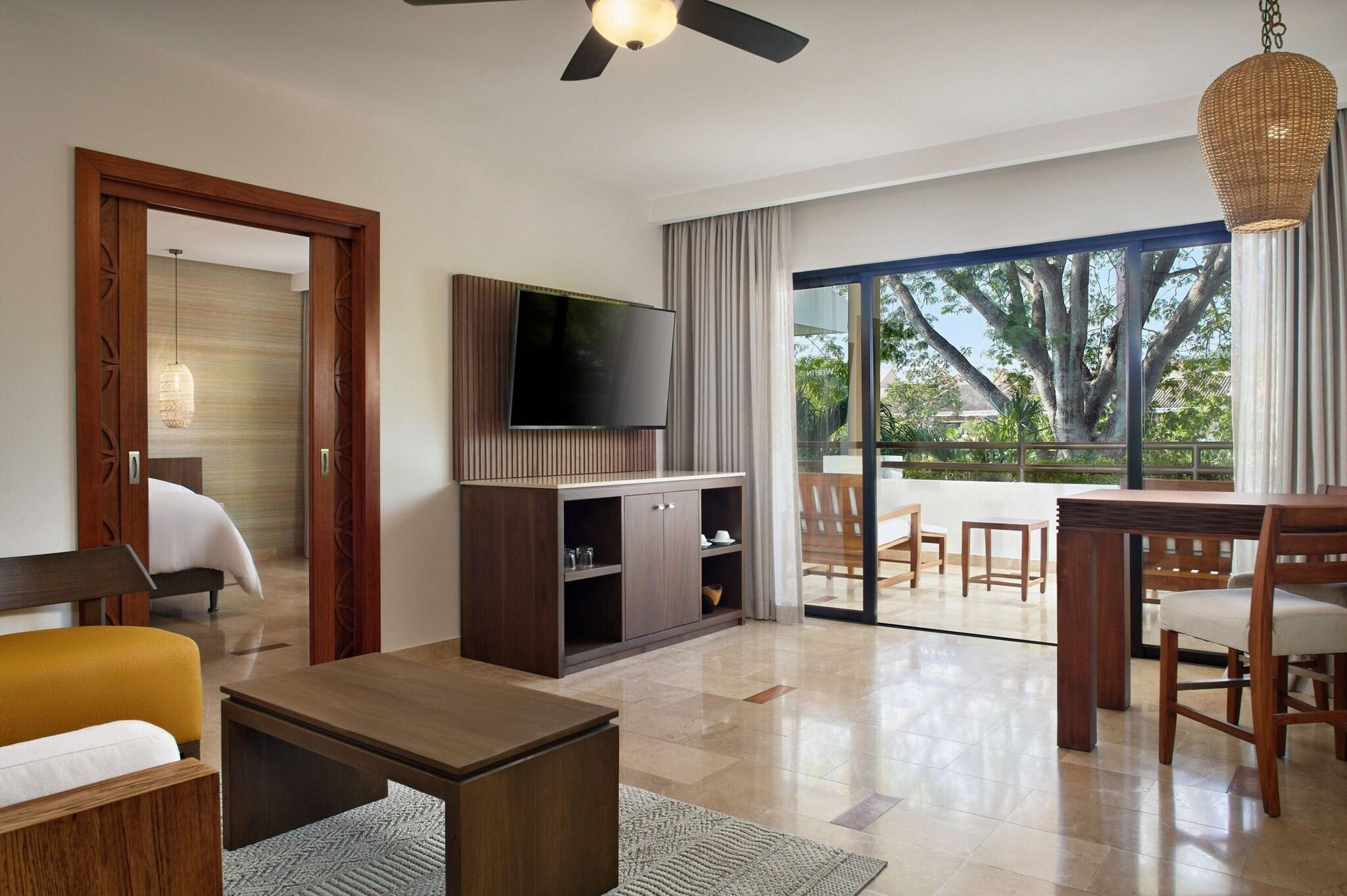 Suite Club King Bed